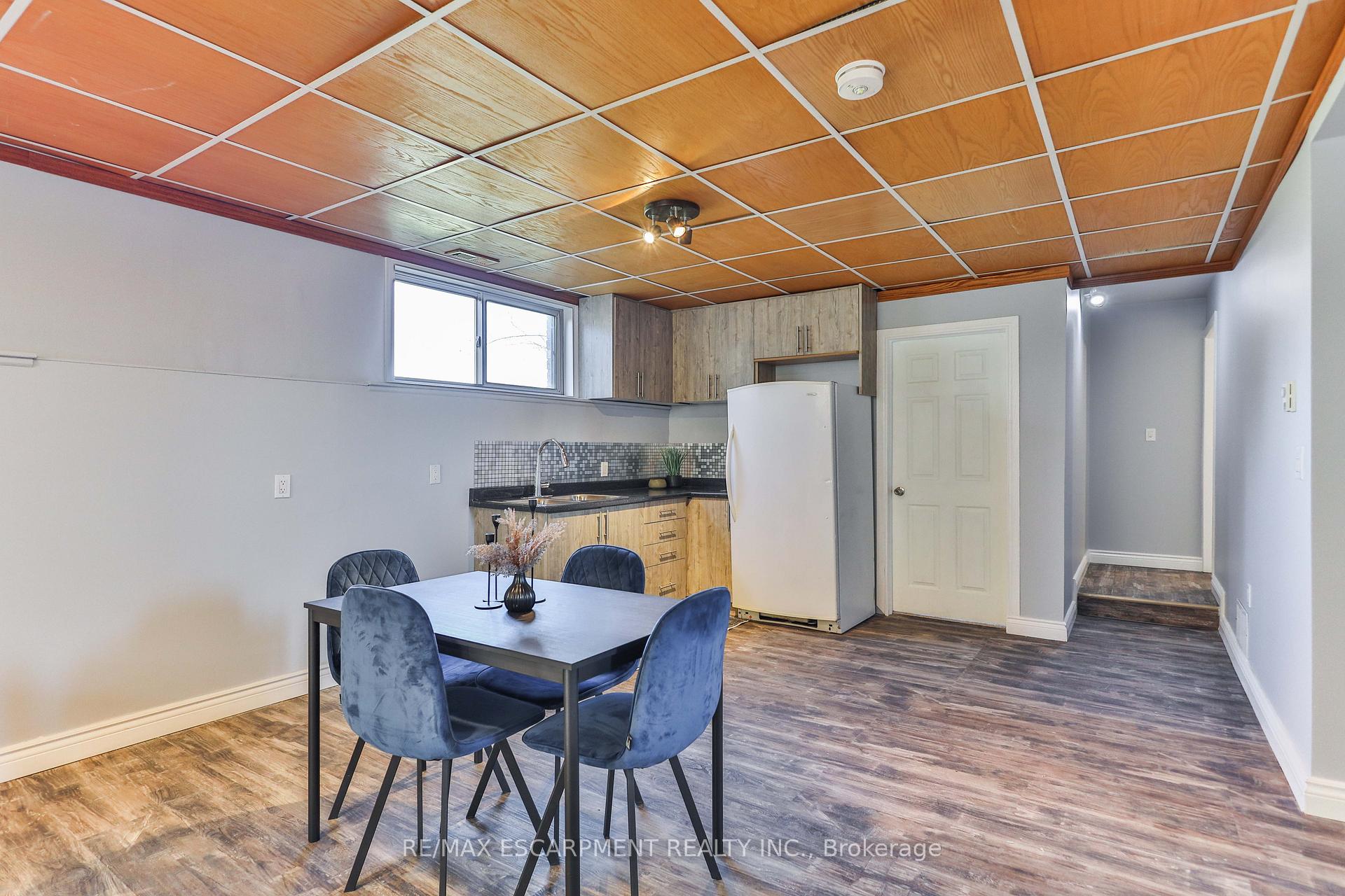 Photo 32 of 98 Thomas Avenue, Brantford, Echo Place — HOMEH