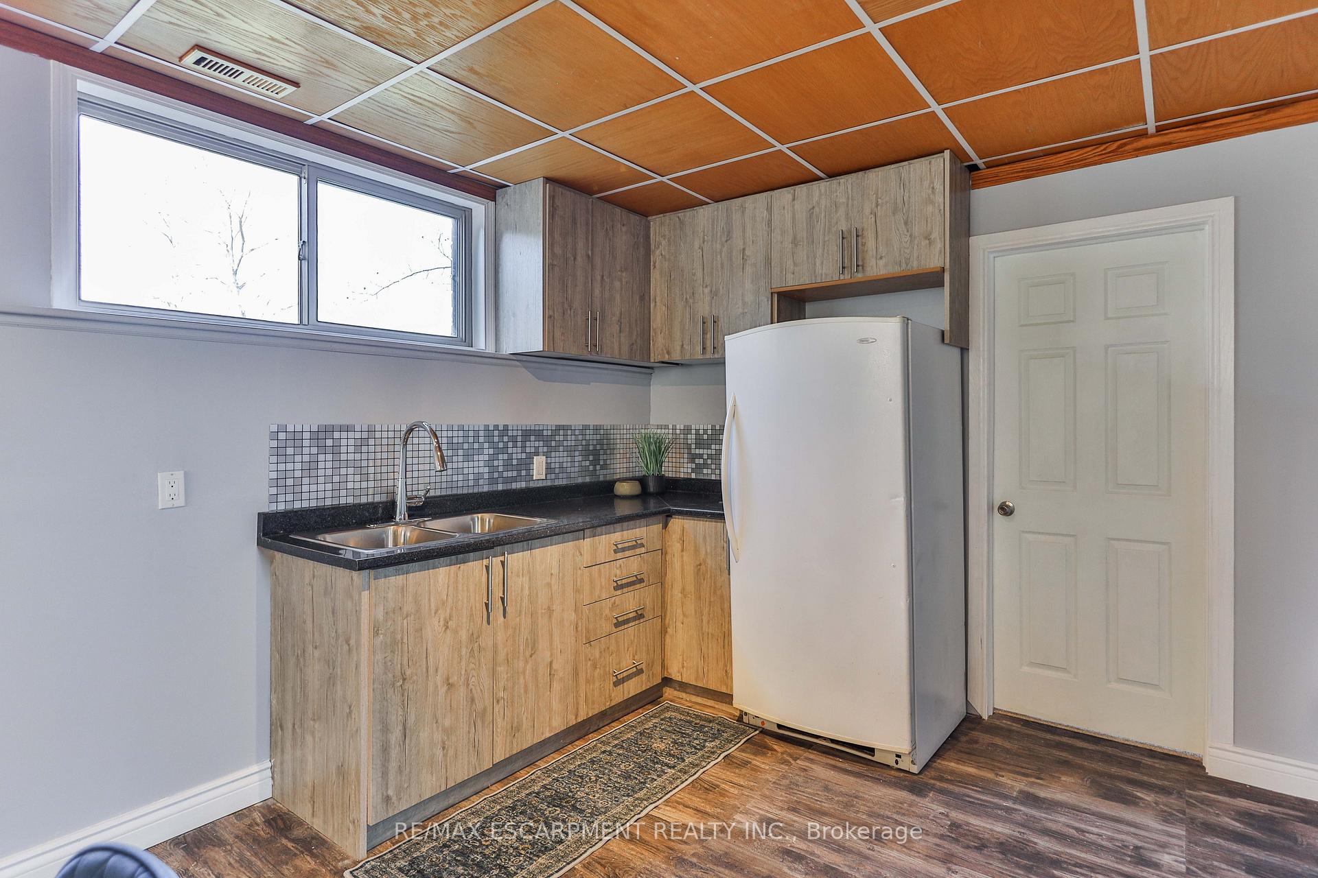 Photo 33 of 98 Thomas Avenue, Brantford, Echo Place — HOMEH