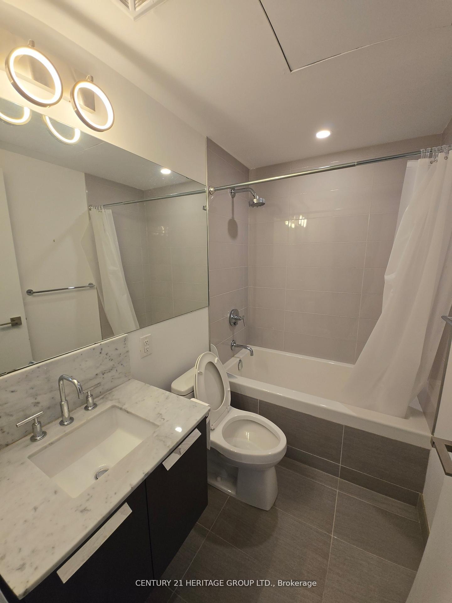 Photo 8 of Unit 3912, 50 Charles Street E, Toronto, Church-Yonge Corridor — HOMEH