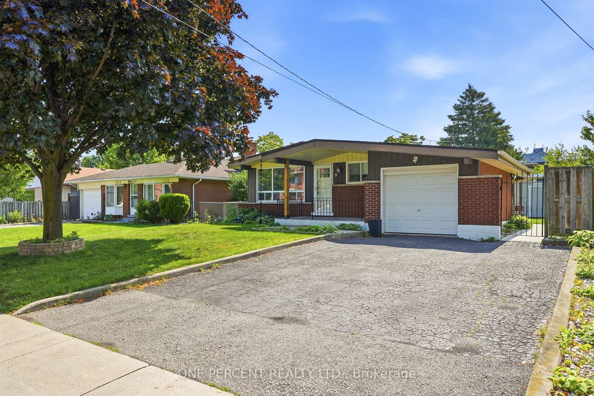 Photo 1 of 9 Bishopsgate Avenue, Hamilton, Thorner — HOMEH