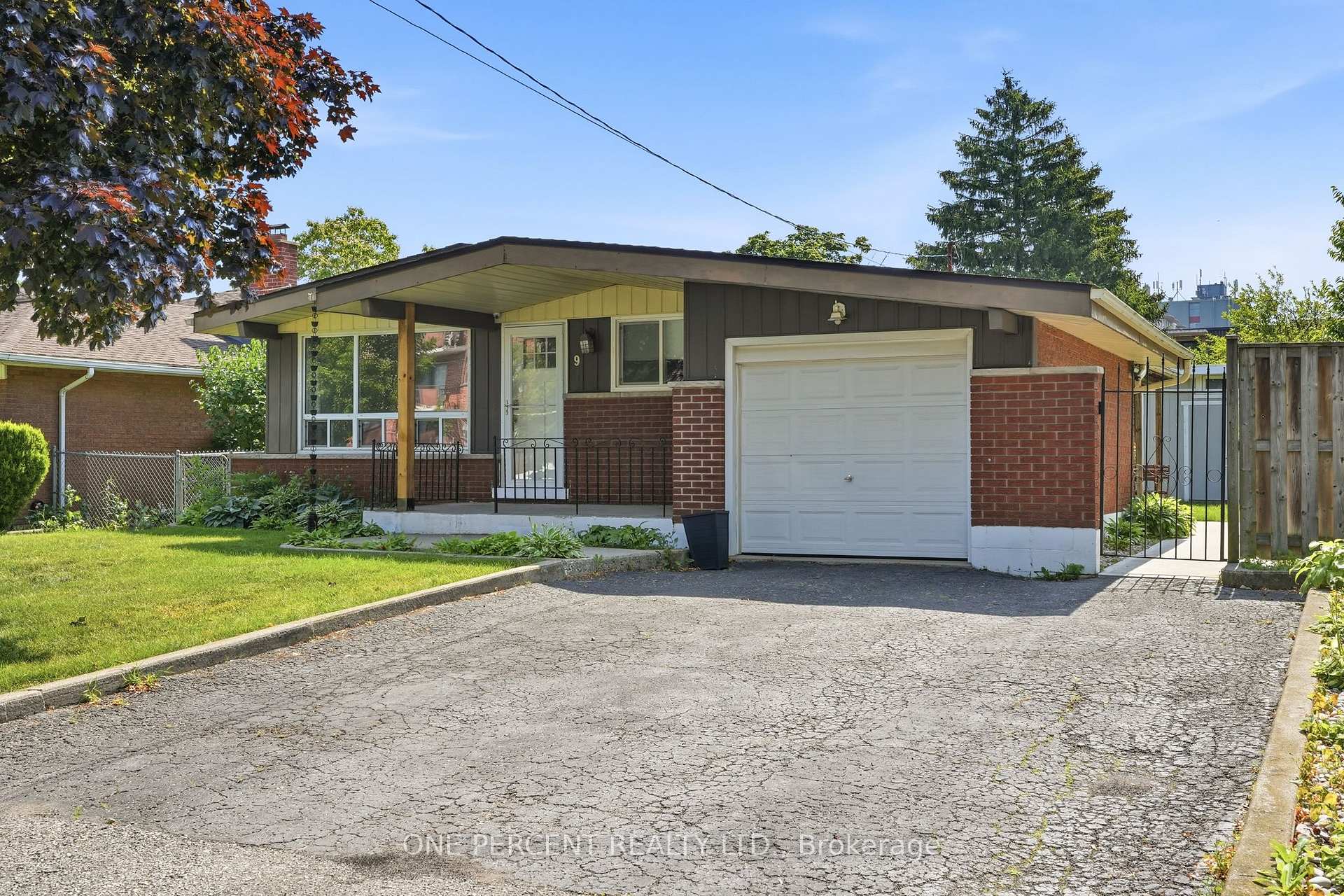 Photo 2 of 9 Bishopsgate Avenue, Hamilton, Thorner — HOMEH