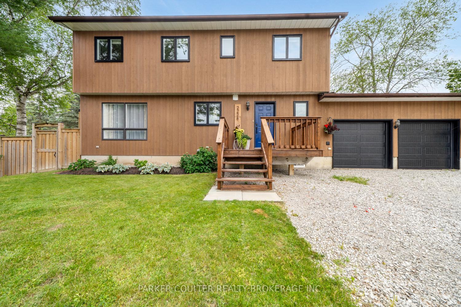 Photo 3 of 2228 Margs Lane, Innisfil, Alcona — HOMEH