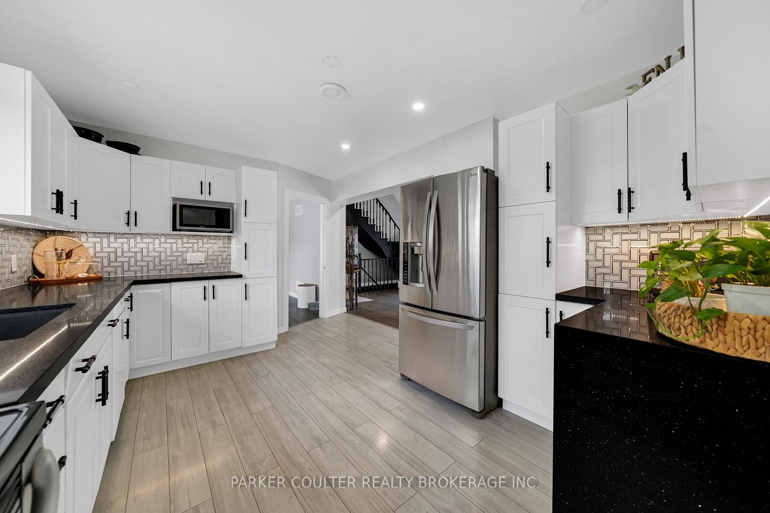 Photo 12 of 2228 Margs Lane, Innisfil, Alcona — HOMEH