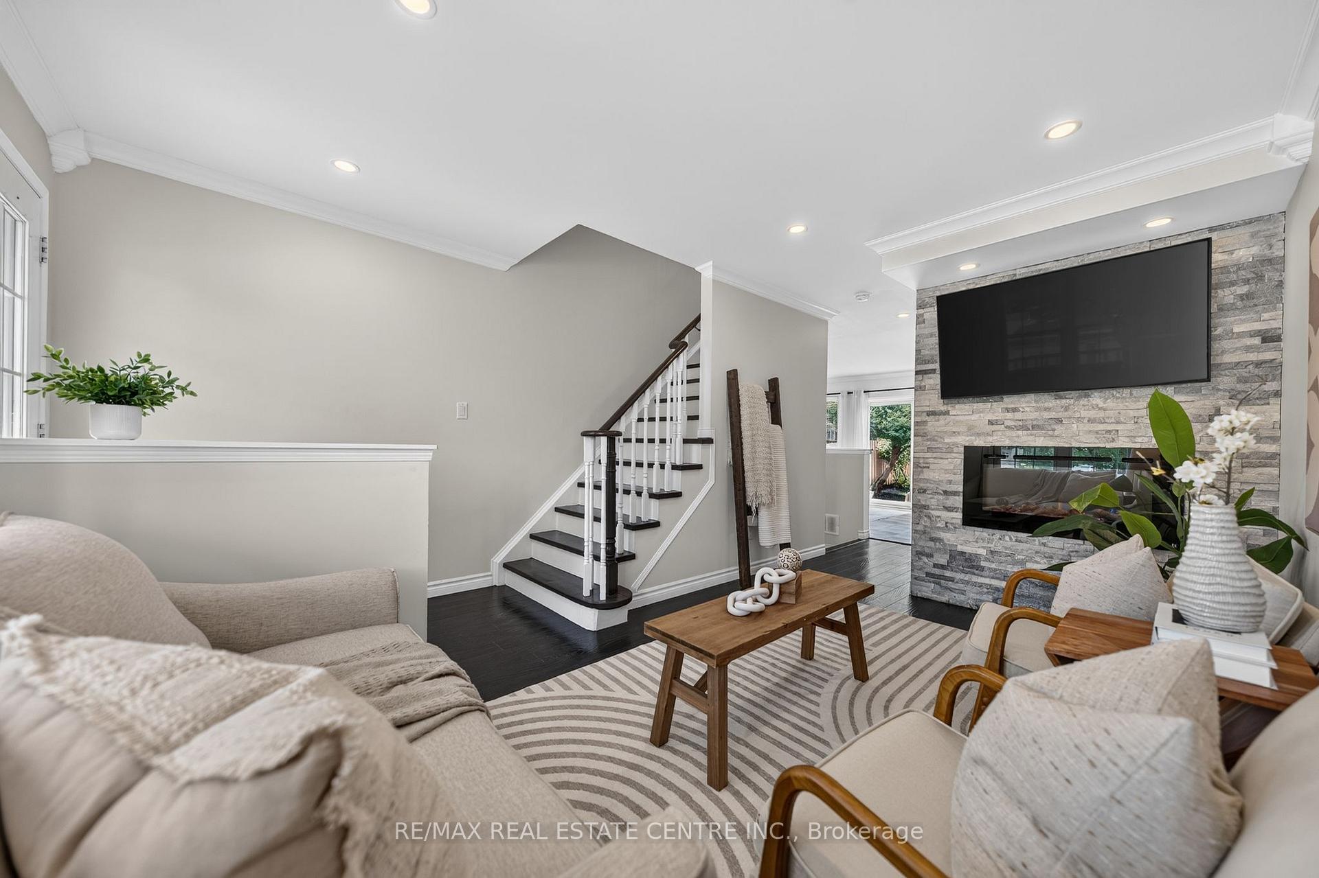 Photo 9 of 59 Yeaman Drive, Cambridge, Christopher-Champlain — HOMEH