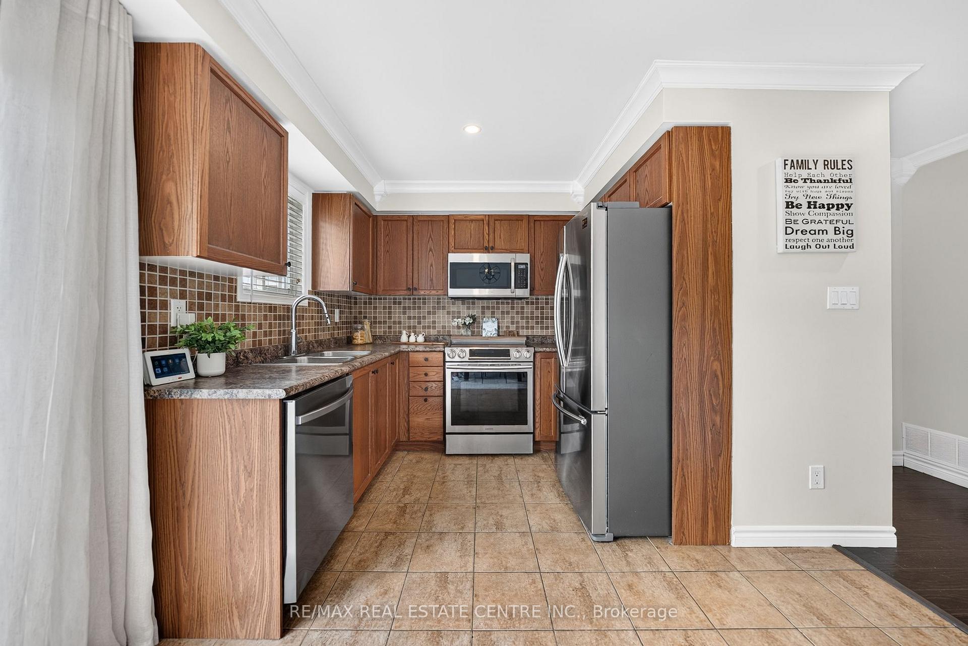 Photo 14 of 59 Yeaman Drive, Cambridge, Christopher-Champlain — HOMEH
