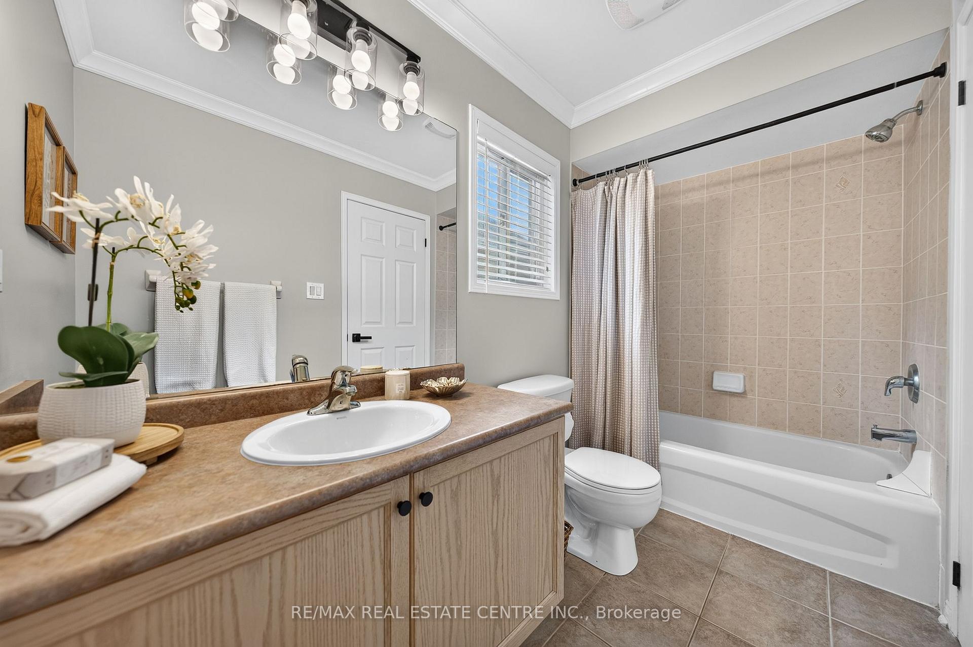 Photo 23 of 59 Yeaman Drive, Cambridge, Christopher-Champlain — HOMEH