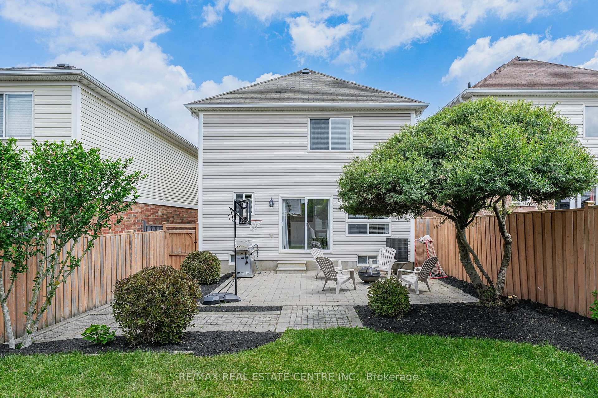 Photo 25 of 59 Yeaman Drive, Cambridge, Christopher-Champlain — HOMEH