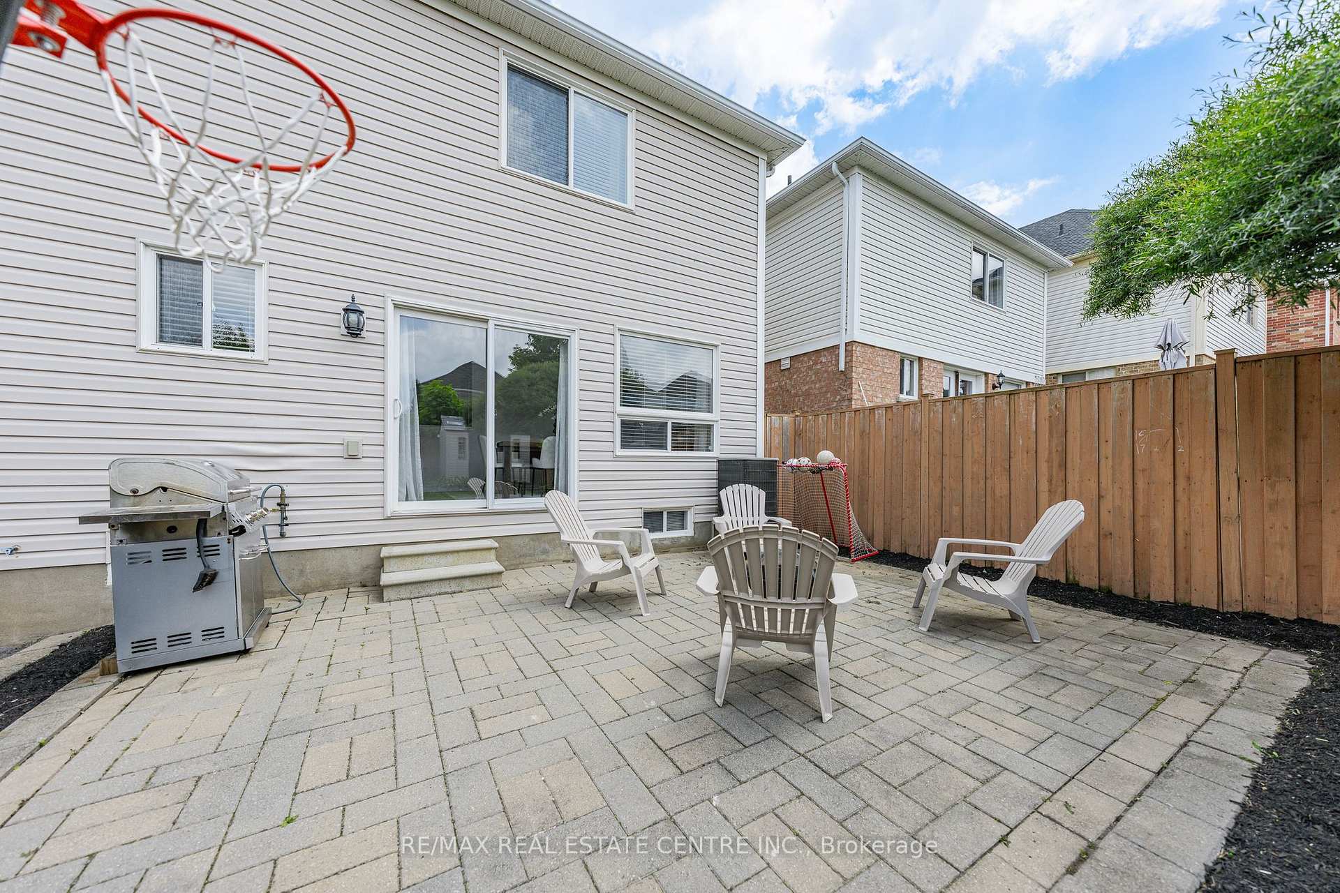 Photo 26 of 59 Yeaman Drive, Cambridge, Christopher-Champlain — HOMEH