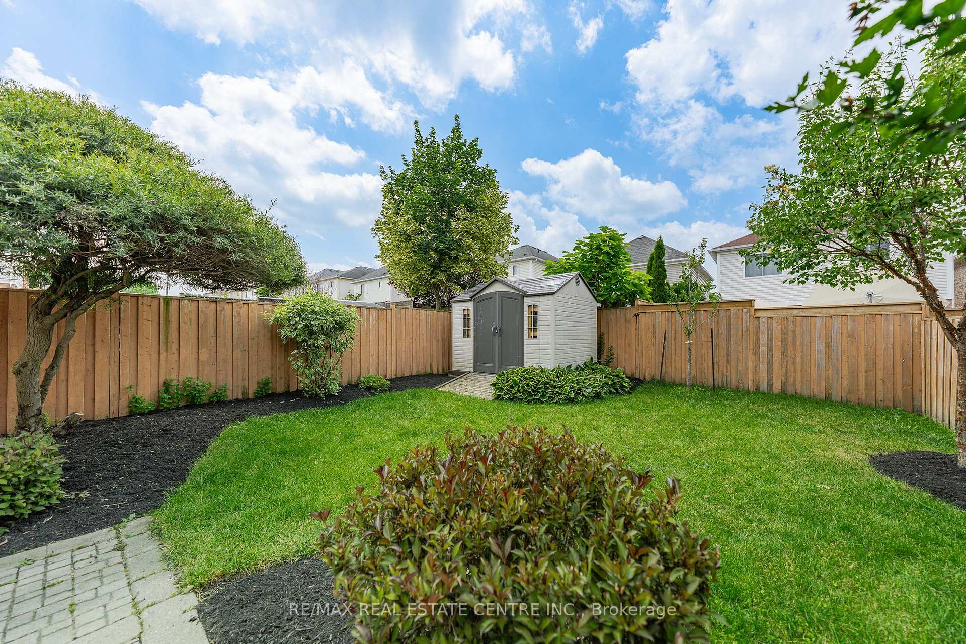Photo 30 of 59 Yeaman Drive, Cambridge, Christopher-Champlain — HOMEH