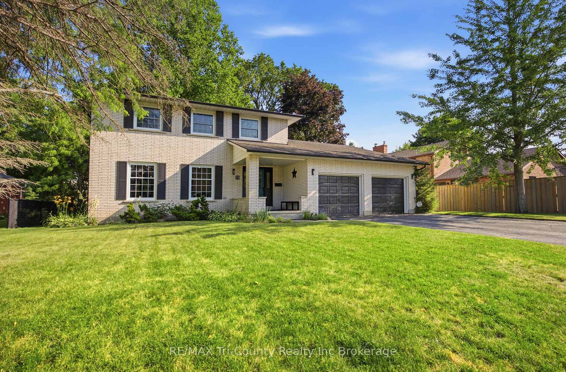 Front of 25 Demeyere Avenue