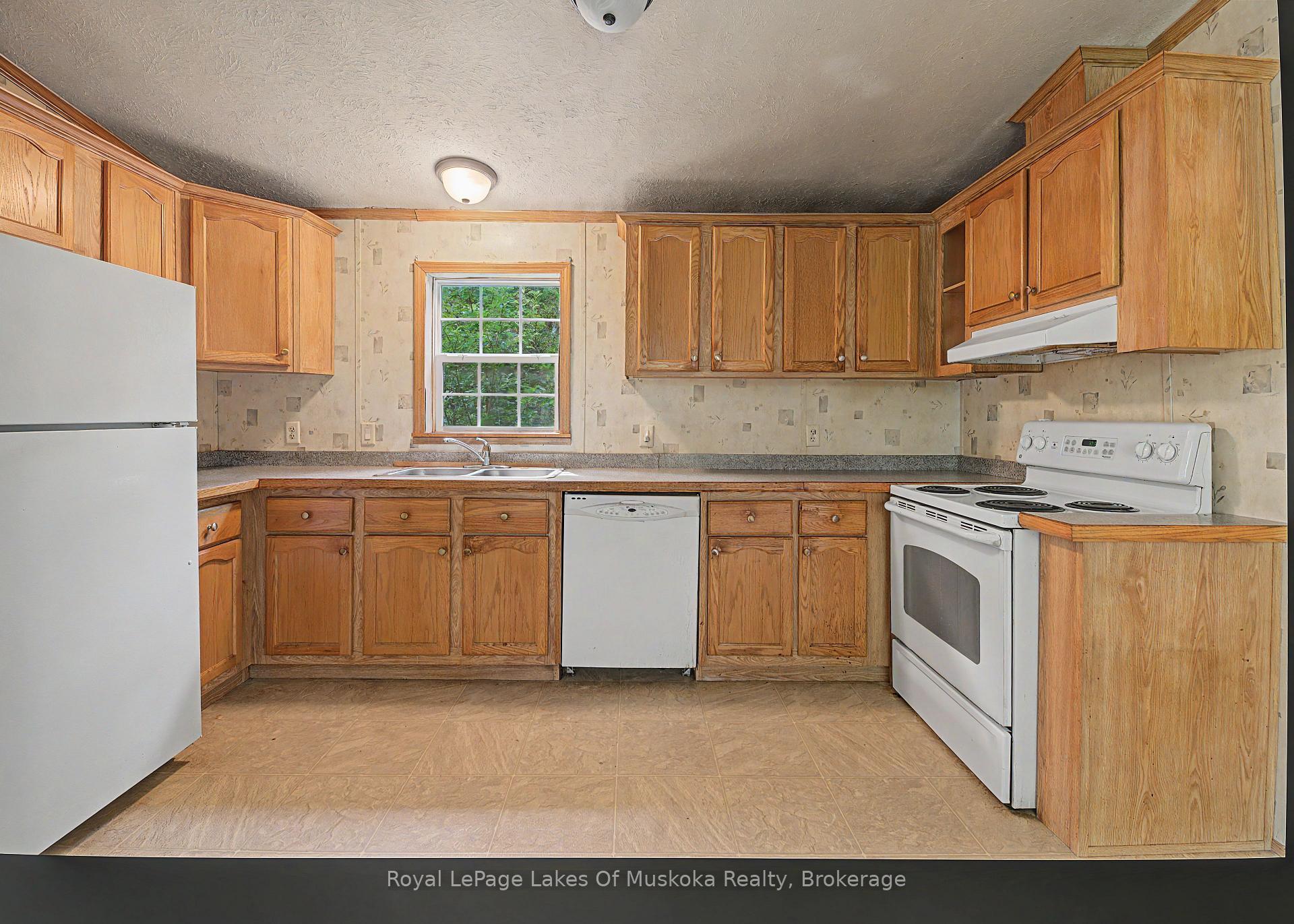 Photo 7 of 726 592 Highway, Perry — HOMEH