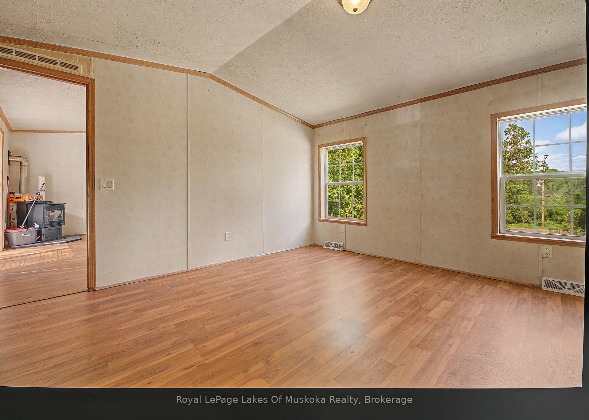 Photo 10 of 726 592 Highway, Perry — HOMEH