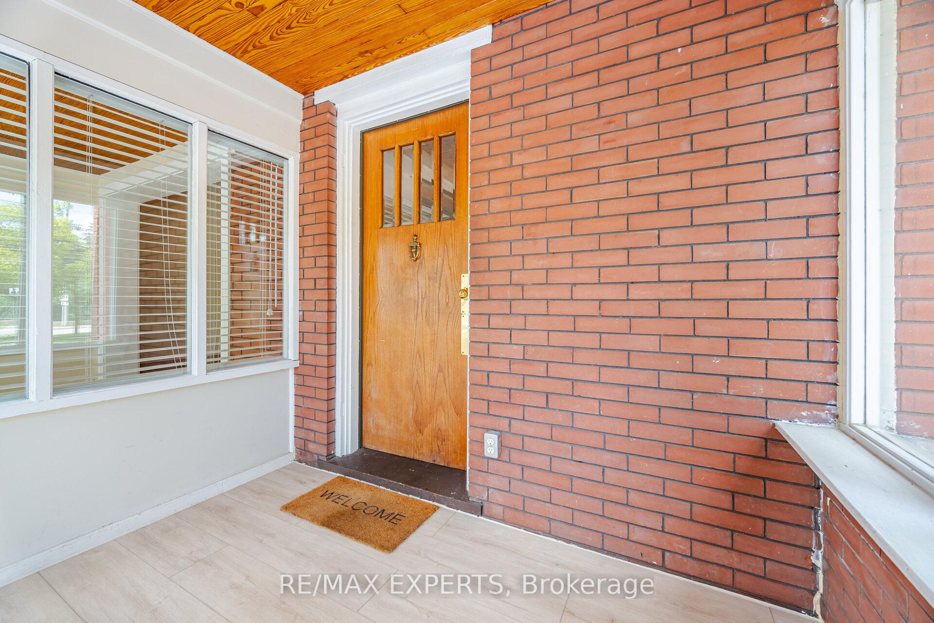 Photo 3 of 3 Maple Avenue, Brampton, Downtown Brampton — HOMEH
