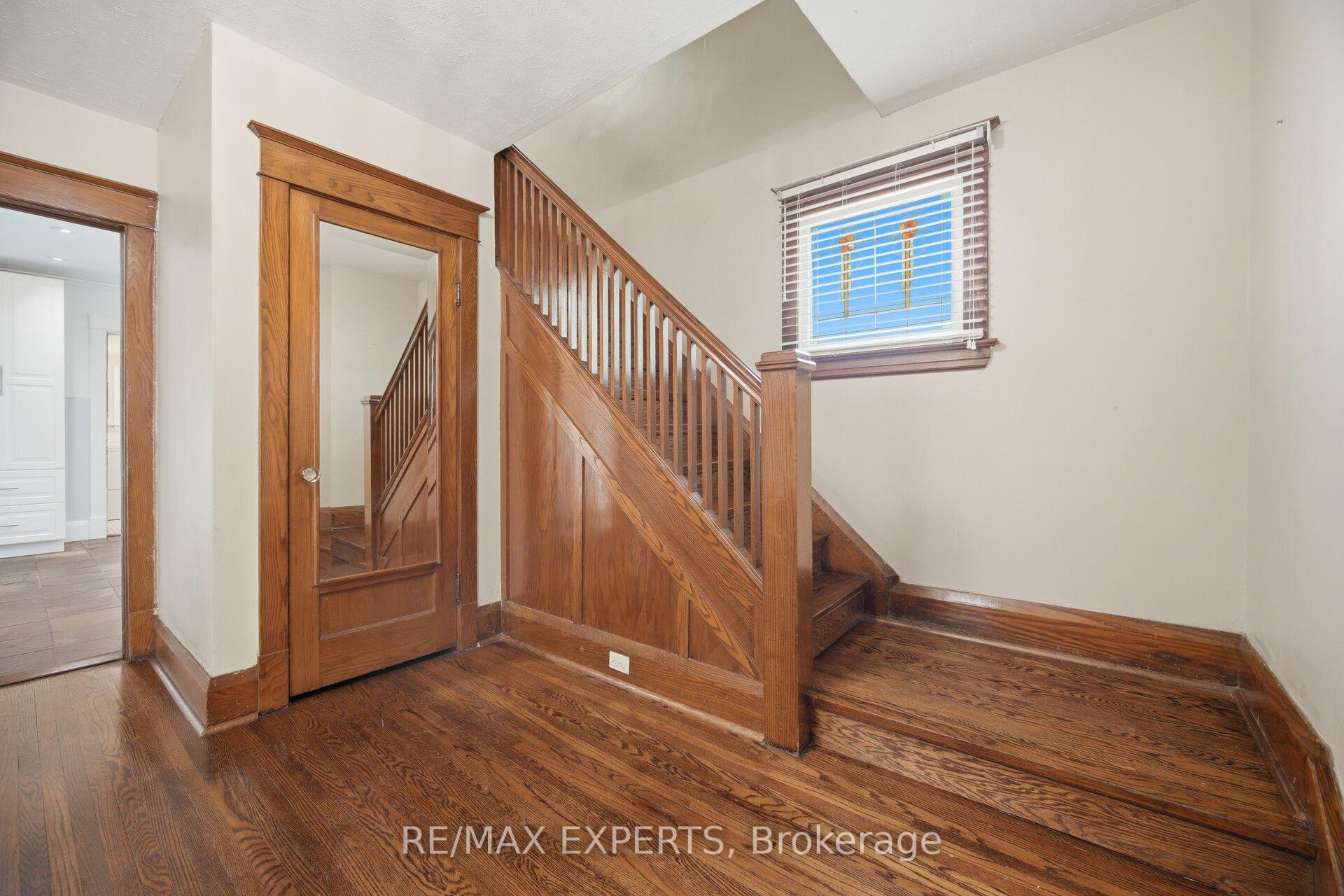 Photo 18 of 3 Maple Avenue, Brampton, Downtown Brampton — HOMEH