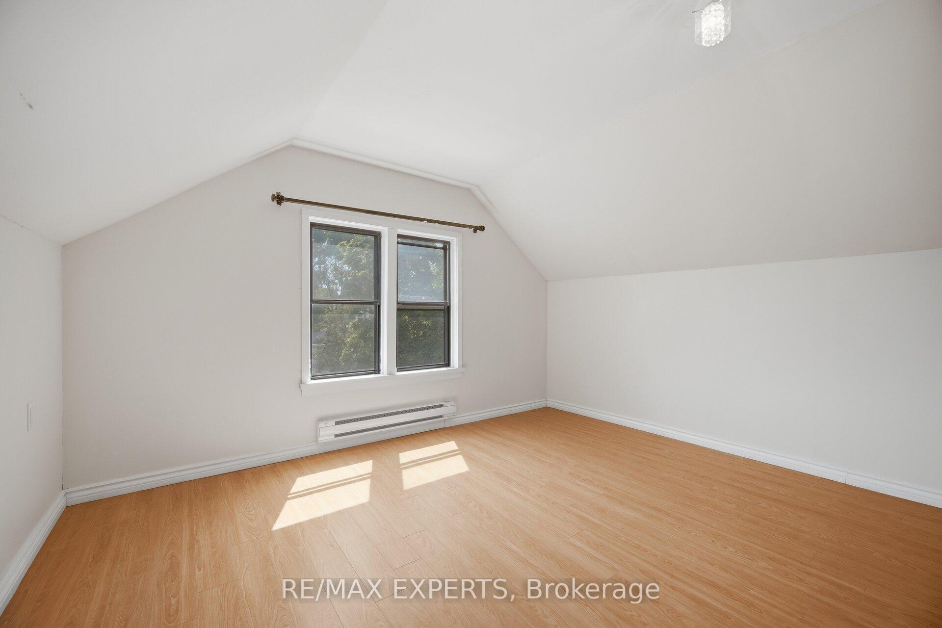Photo 20 of 3 Maple Avenue, Brampton, Downtown Brampton — HOMEH