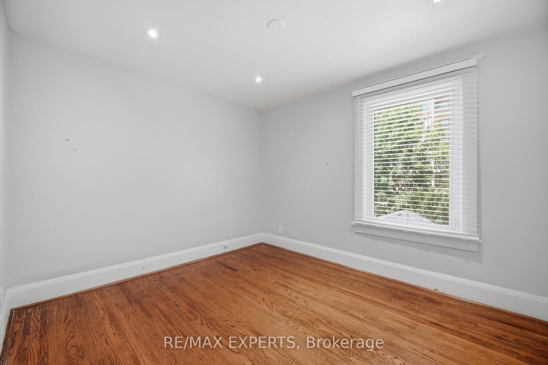 Photo 24 of 3 Maple Avenue, Brampton, Downtown Brampton — HOMEH