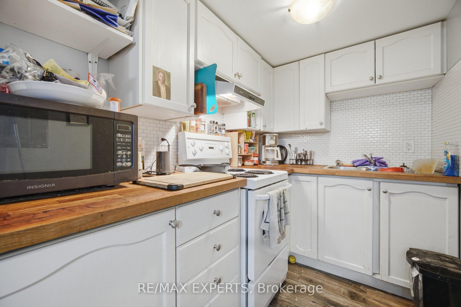 Photo 32 of 3 Maple Avenue, Brampton, Downtown Brampton — HOMEH