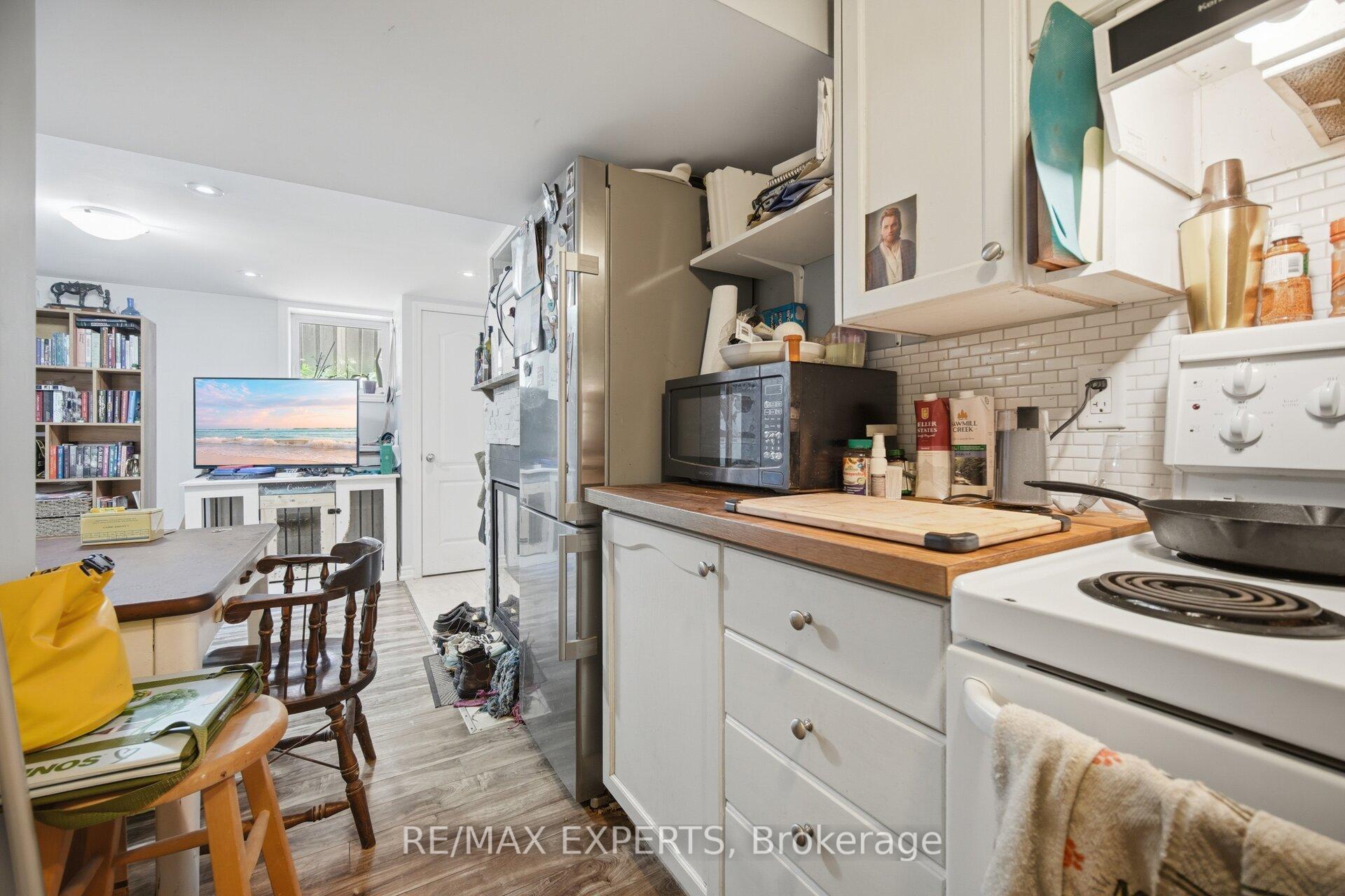 Photo 33 of 3 Maple Avenue, Brampton, Downtown Brampton — HOMEH