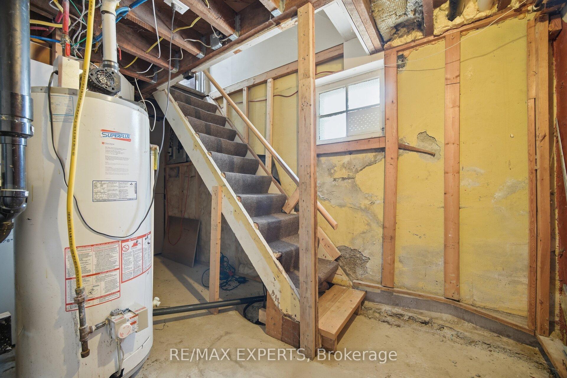 Photo 35 of 3 Maple Avenue, Brampton, Downtown Brampton — HOMEH