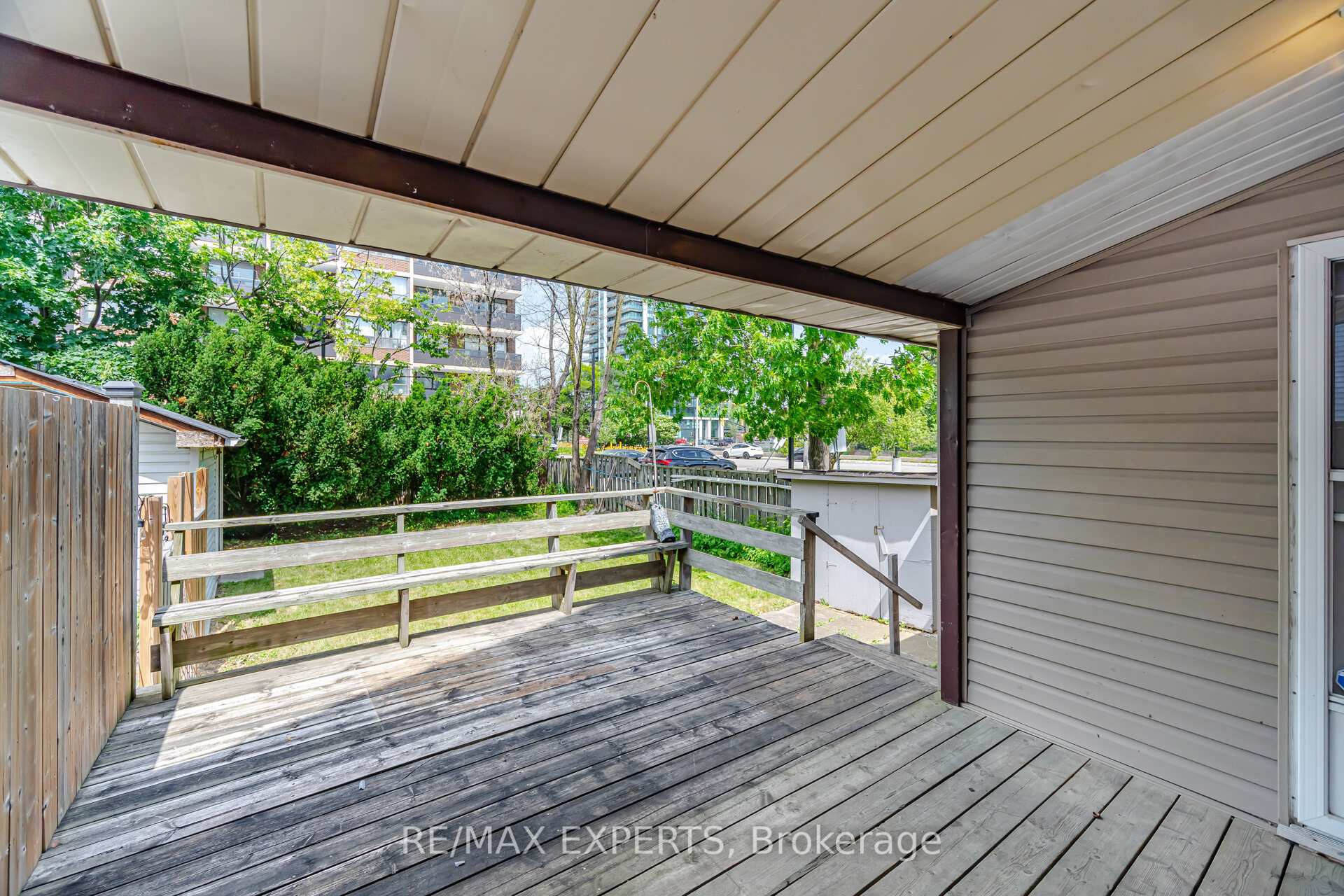 Photo 37 of 3 Maple Avenue, Brampton, Downtown Brampton — HOMEH