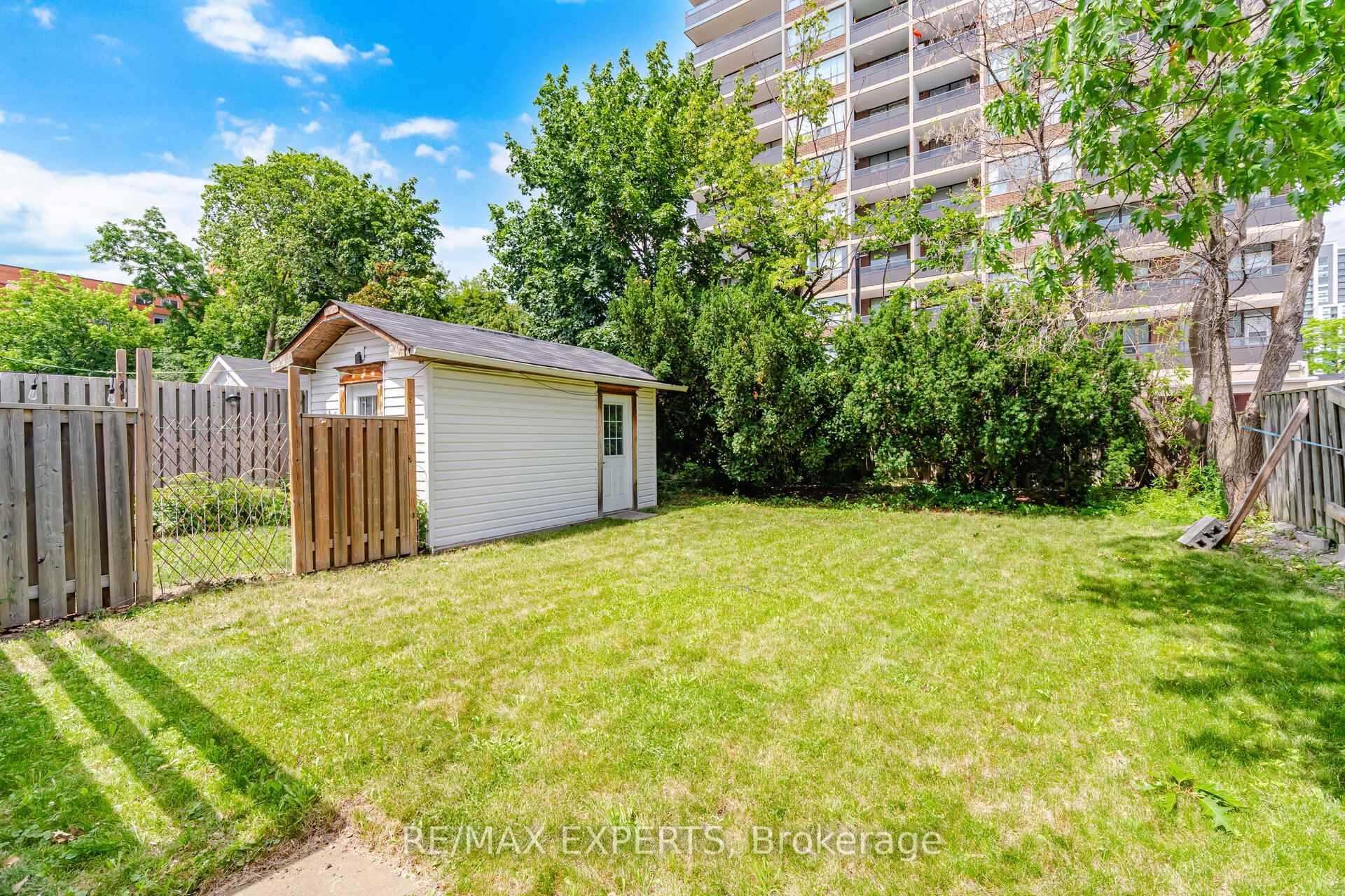 Photo 39 of 3 Maple Avenue, Brampton, Downtown Brampton — HOMEH