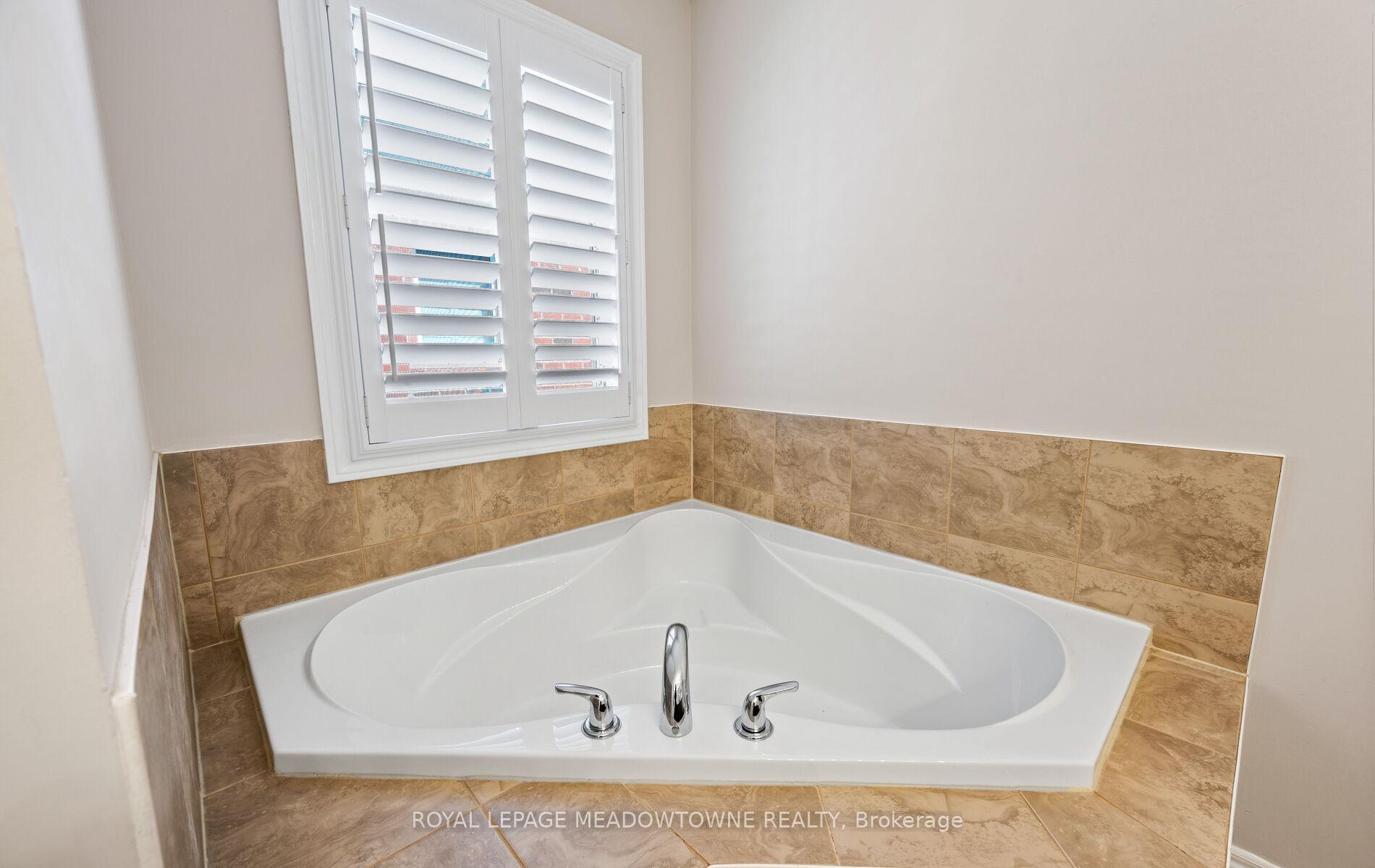Photo 23 of 12 Shediac Road, Brampton, Bram West — HOMEH