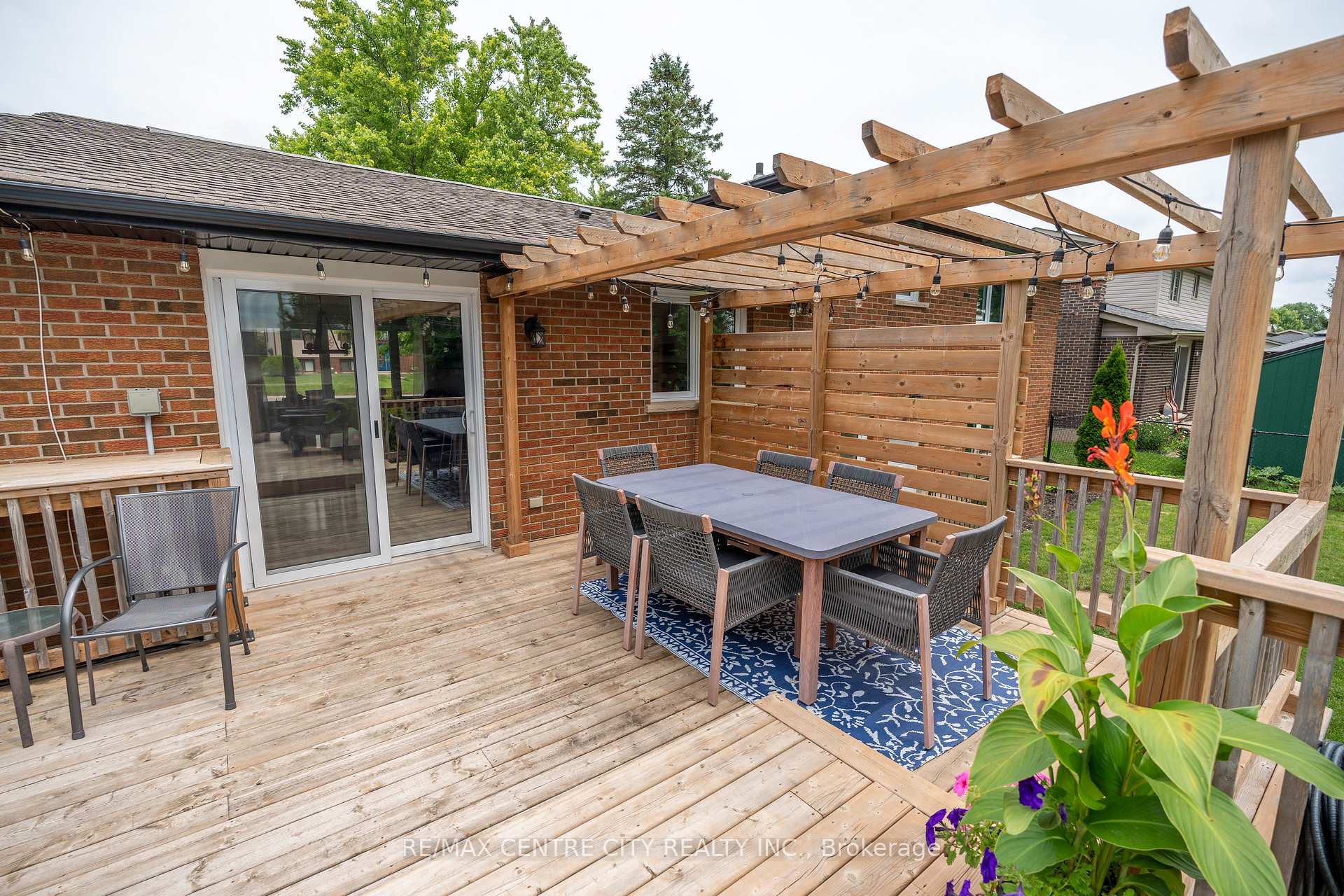 Photo 8 of 159 Sherwood Crescent, Thames Centre, Dorchester — HOMEH