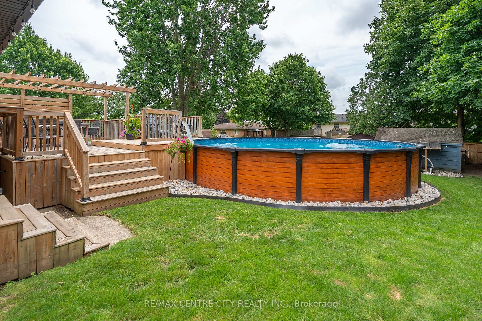 Photo 10 of 159 Sherwood Crescent, Thames Centre, Dorchester — HOMEH