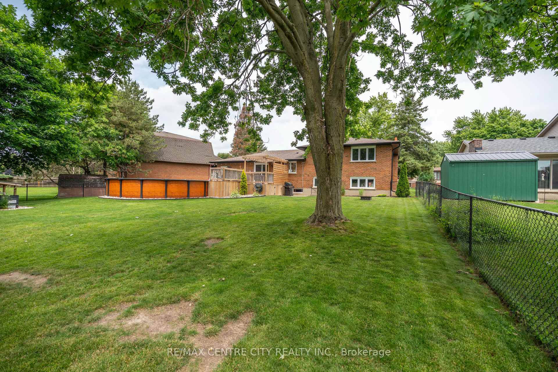 Photo 14 of 159 Sherwood Crescent, Thames Centre, Dorchester — HOMEH