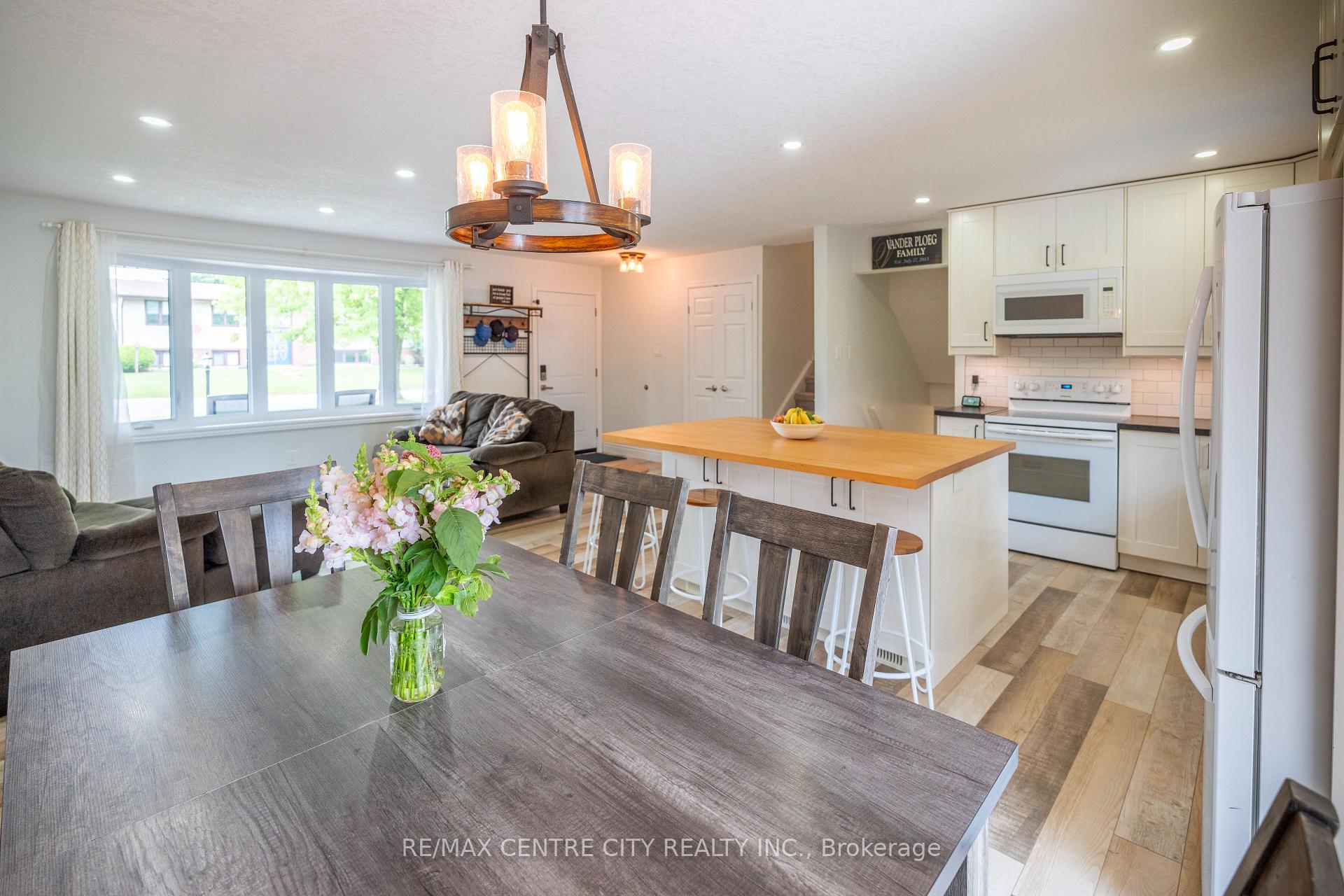 Photo 22 of 159 Sherwood Crescent, Thames Centre, Dorchester — HOMEH
