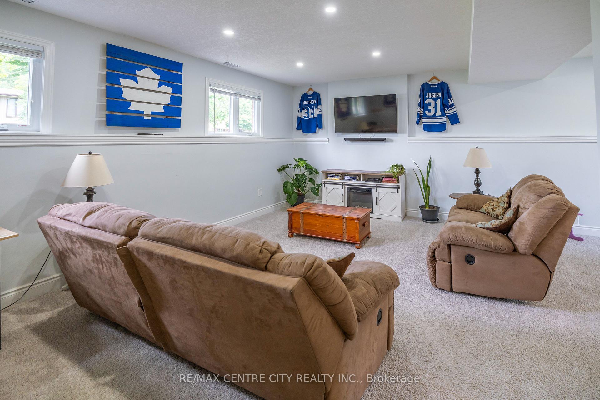 Photo 39 of 159 Sherwood Crescent, Thames Centre, Dorchester — HOMEH