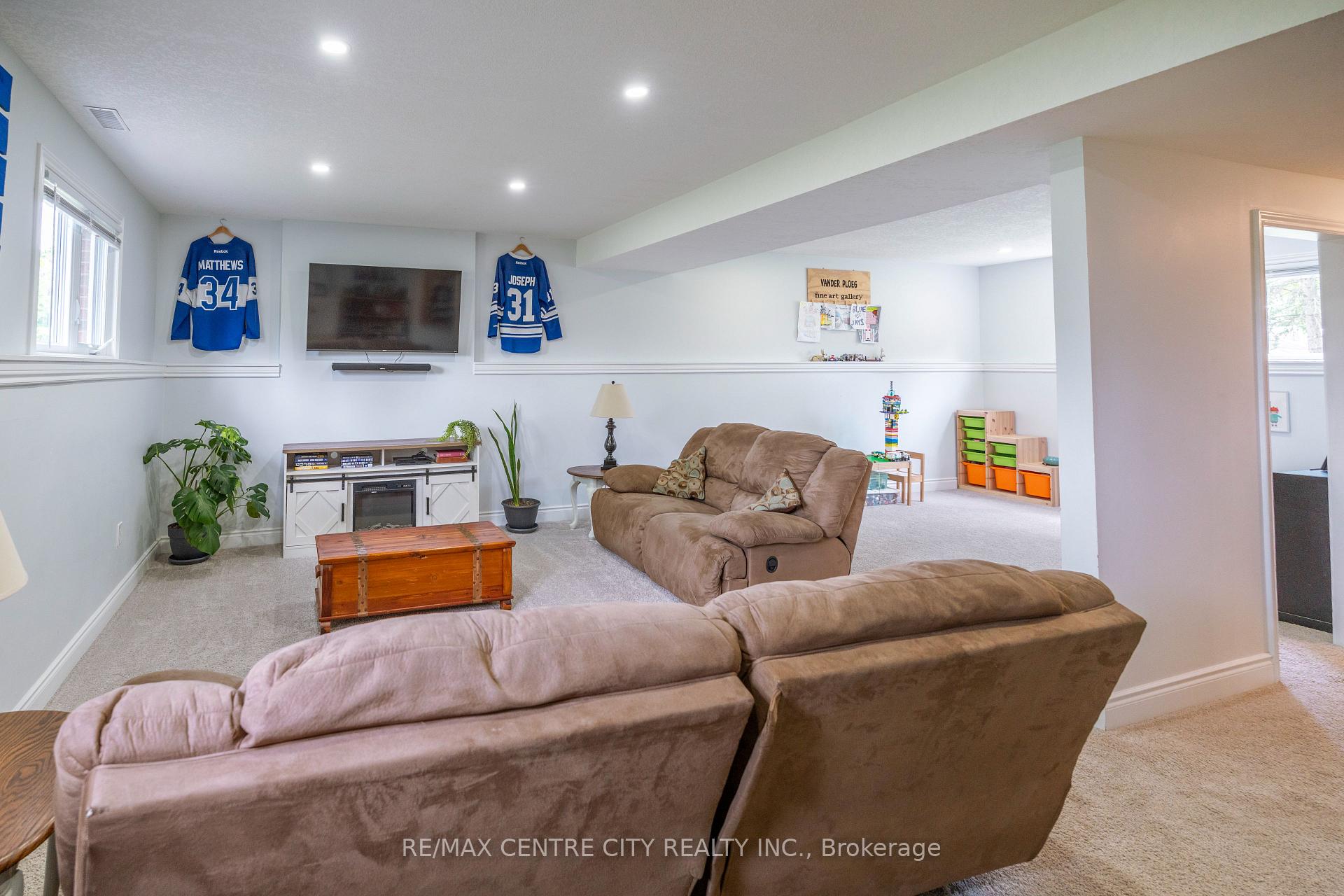 Photo 40 of 159 Sherwood Crescent, Thames Centre, Dorchester — HOMEH