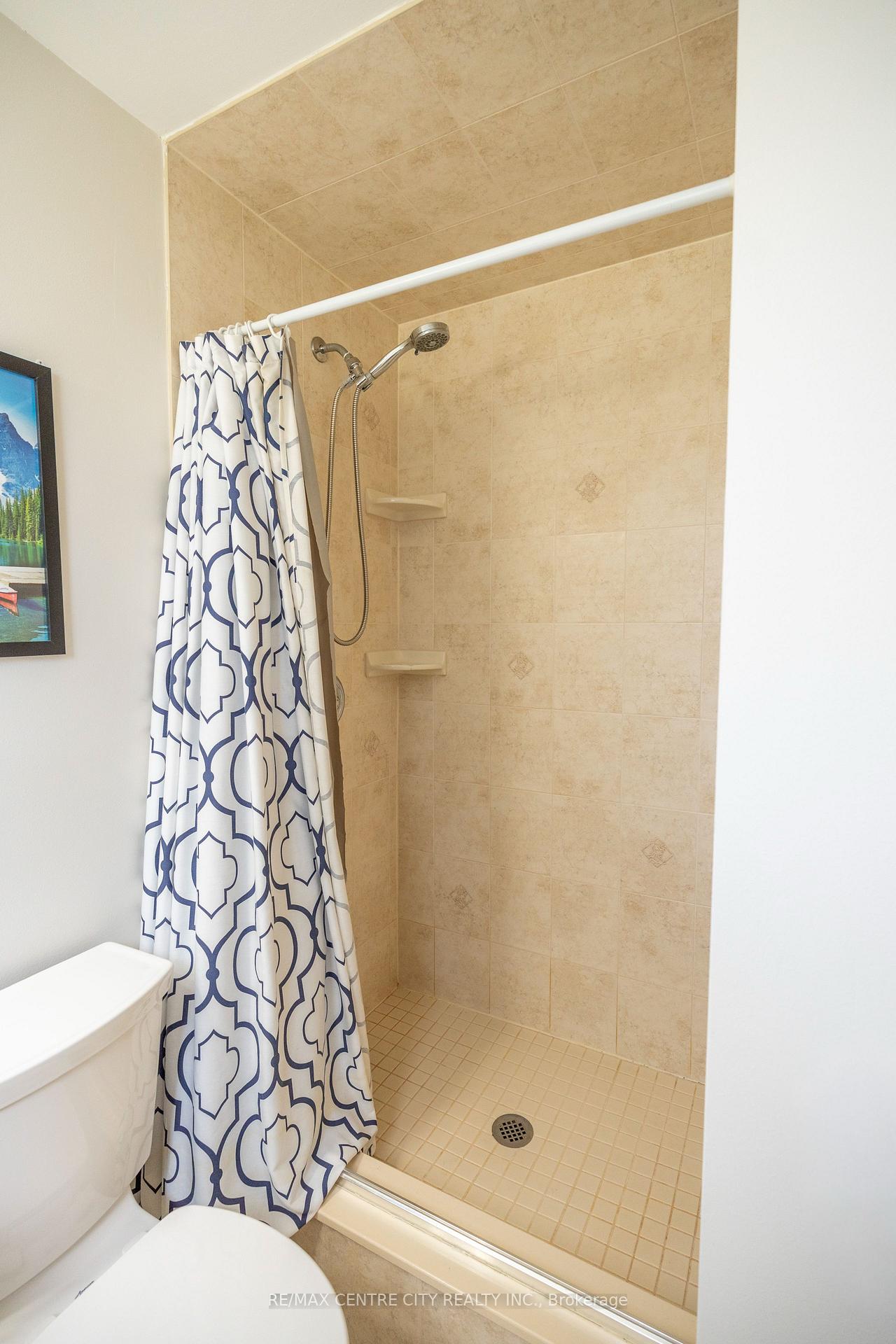 Photo 46 of 159 Sherwood Crescent, Thames Centre, Dorchester — HOMEH