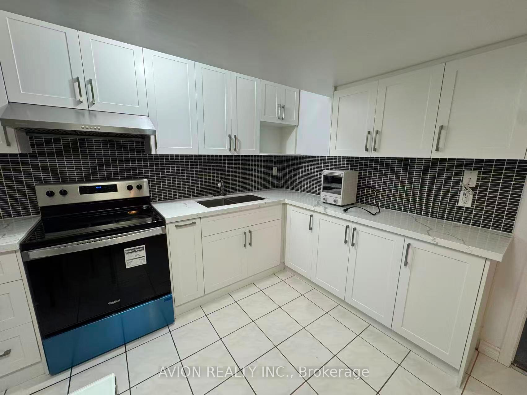 Photo 3 of 243 Milliken Meadows Drive, Markham, Milliken Mills West — HOMEH