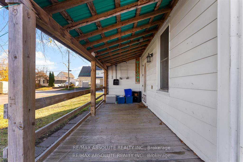 Photo 4 of 27 MacDonald Street S, Arnprior, Arnprior — HOMEH