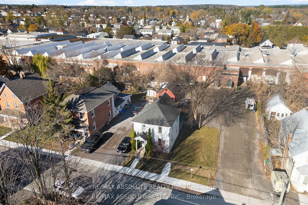 Photo 5 of 27 MacDonald Street S, Arnprior, Arnprior — HOMEH