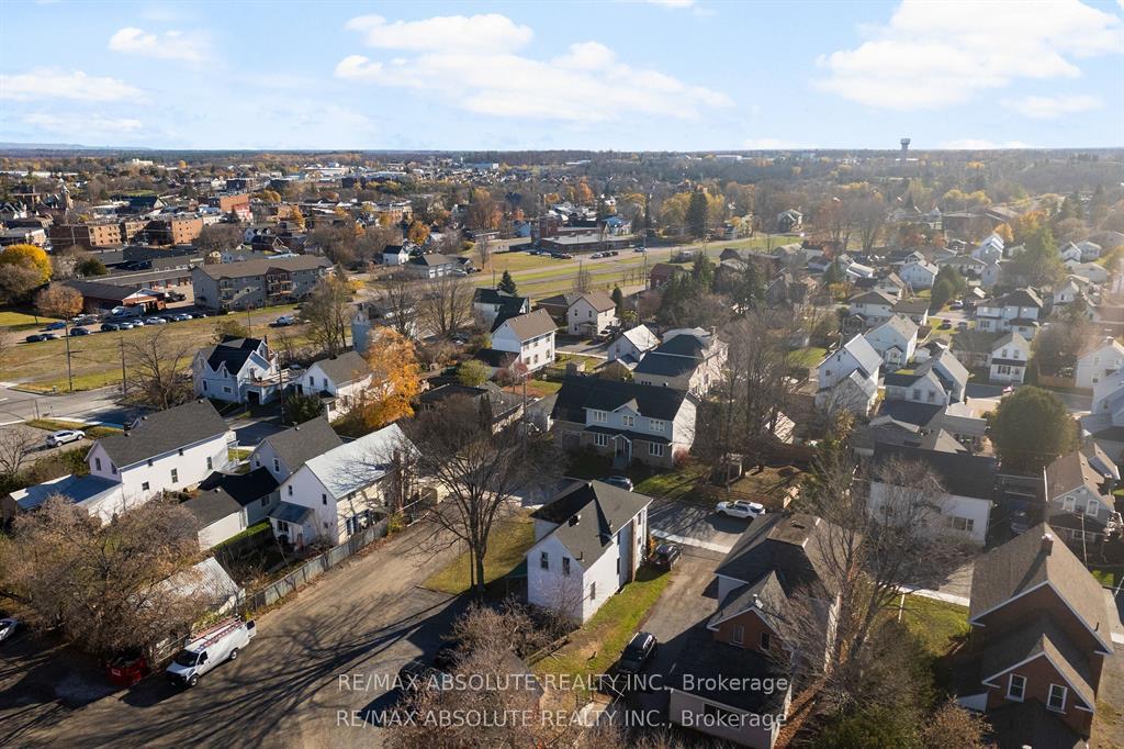 Photo 7 of 27 MacDonald Street S, Arnprior, Arnprior — HOMEH