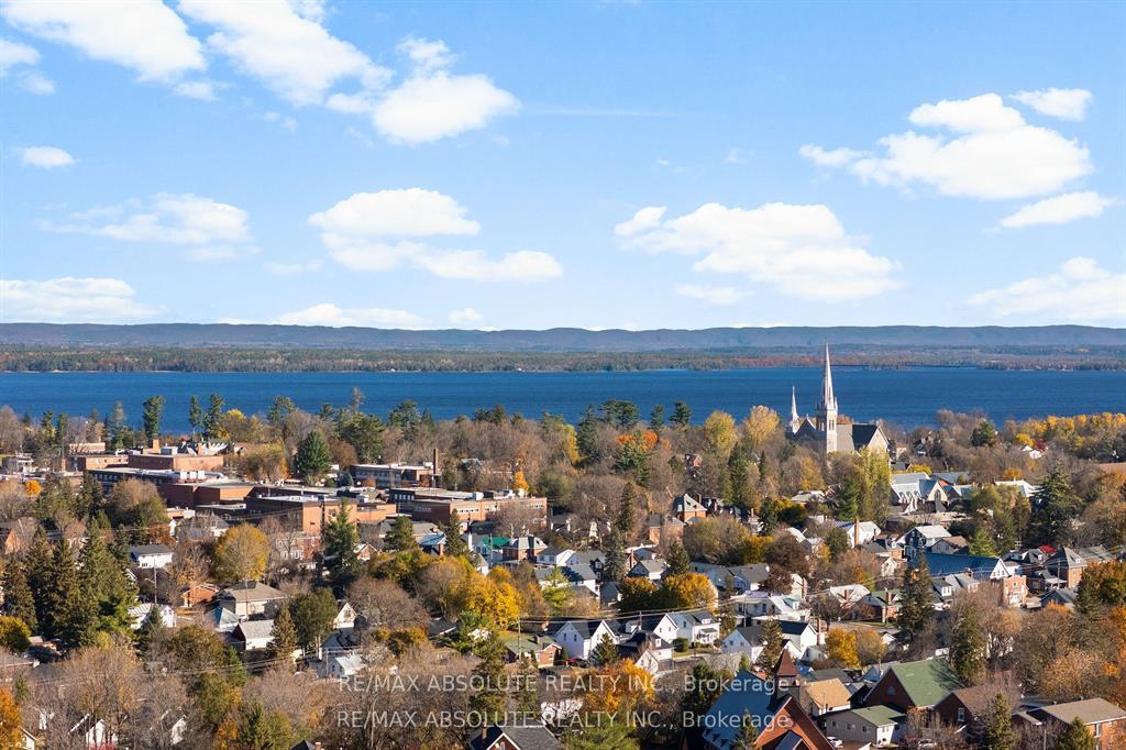 Photo 10 of 27 MacDonald Street S, Arnprior, Arnprior — HOMEH