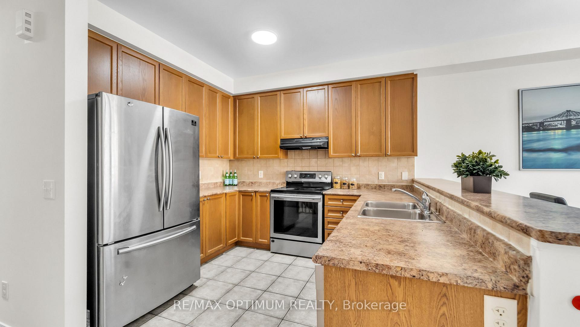 Photo 12 of 117 Cedar Lake Crescent, Brampton, Bram West — HOMEH