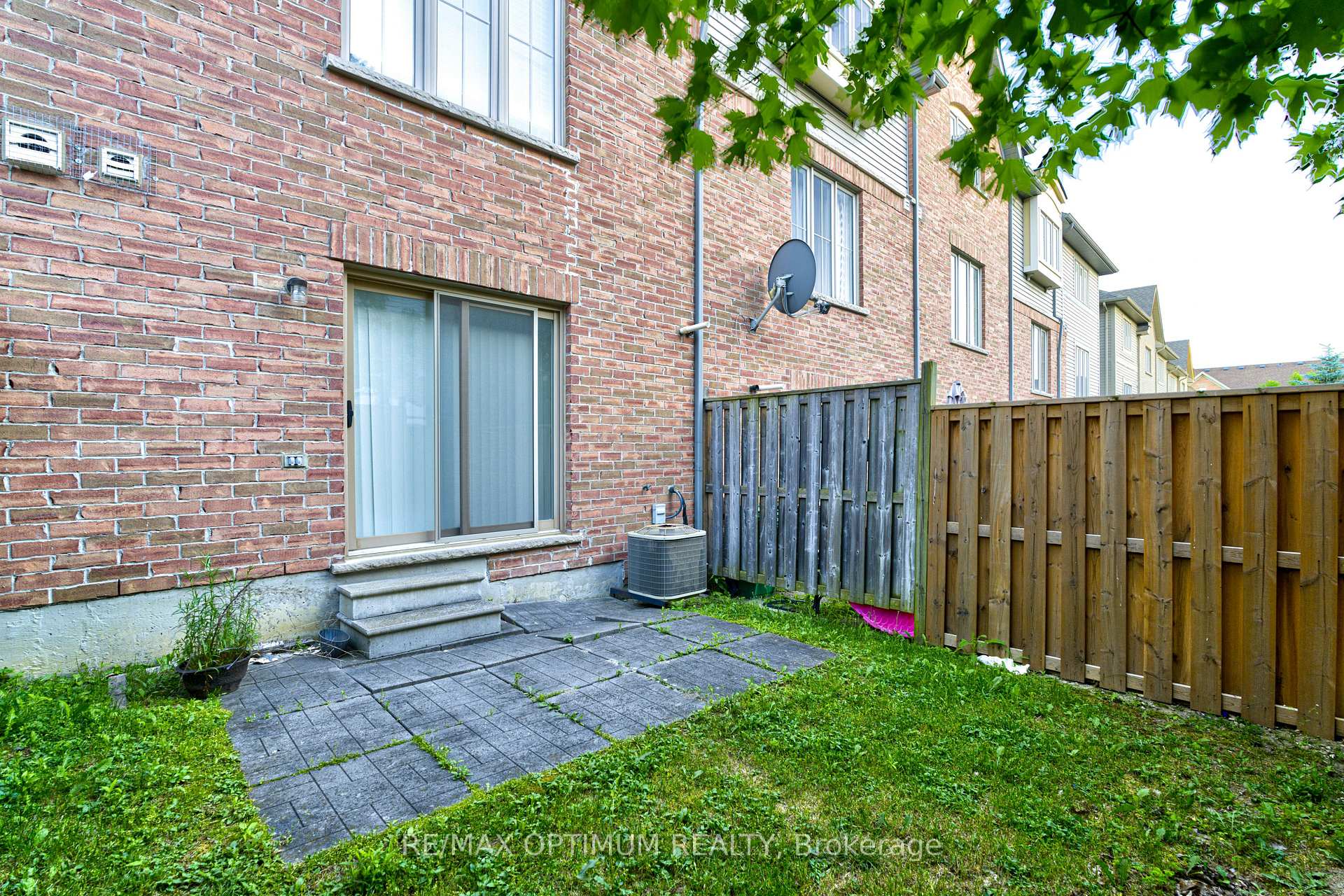 Photo 37 of 117 Cedar Lake Crescent, Brampton, Bram West — HOMEH