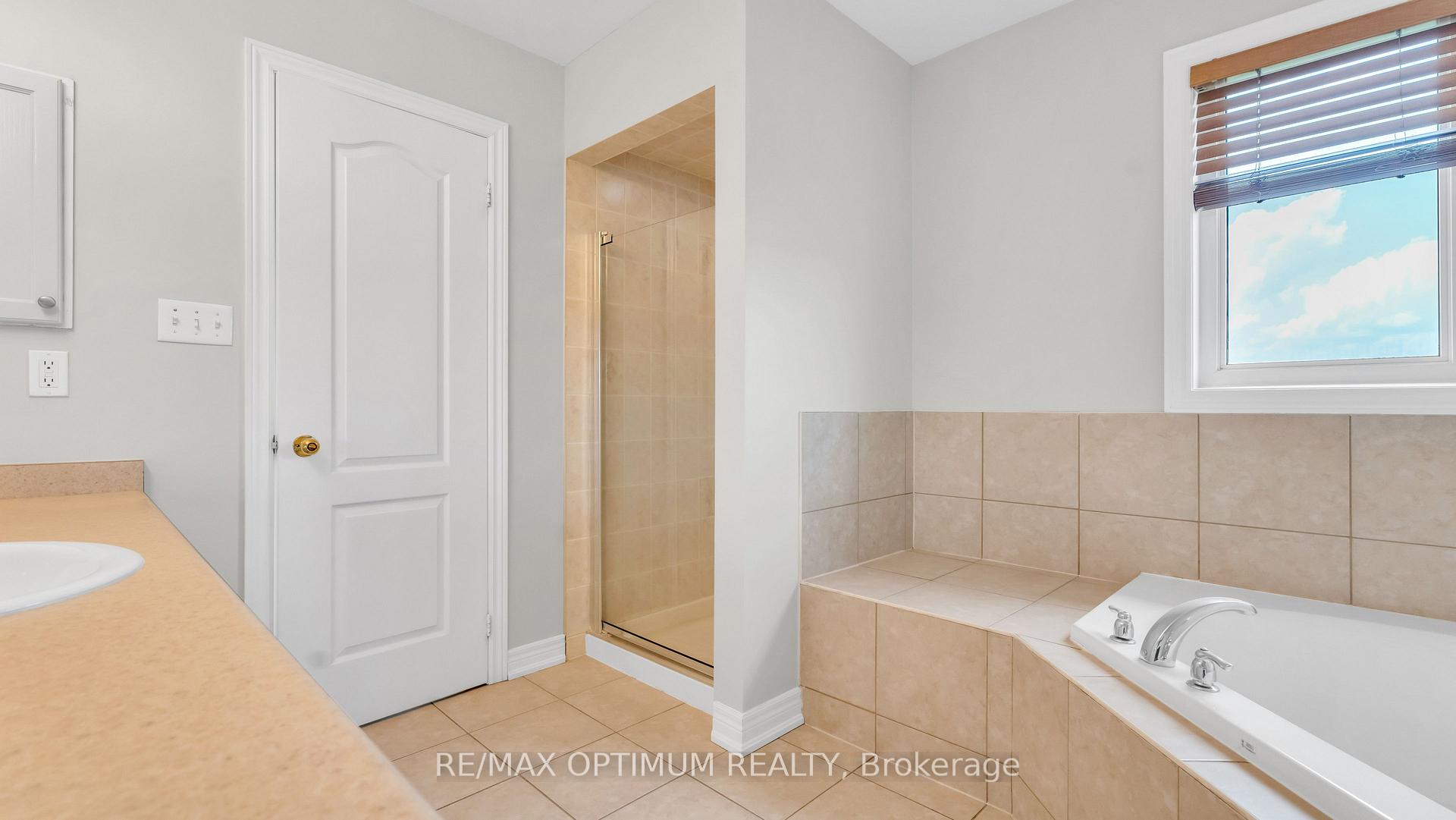 Photo 24 of 99 Young Drive, Brampton, Bram West — HOMEH