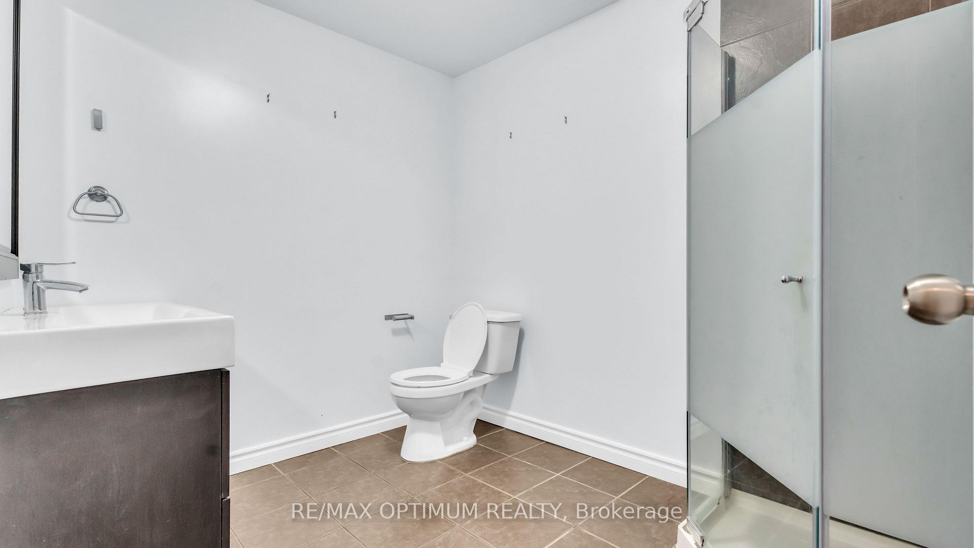 Photo 43 of 99 Young Drive, Brampton, Bram West — HOMEH