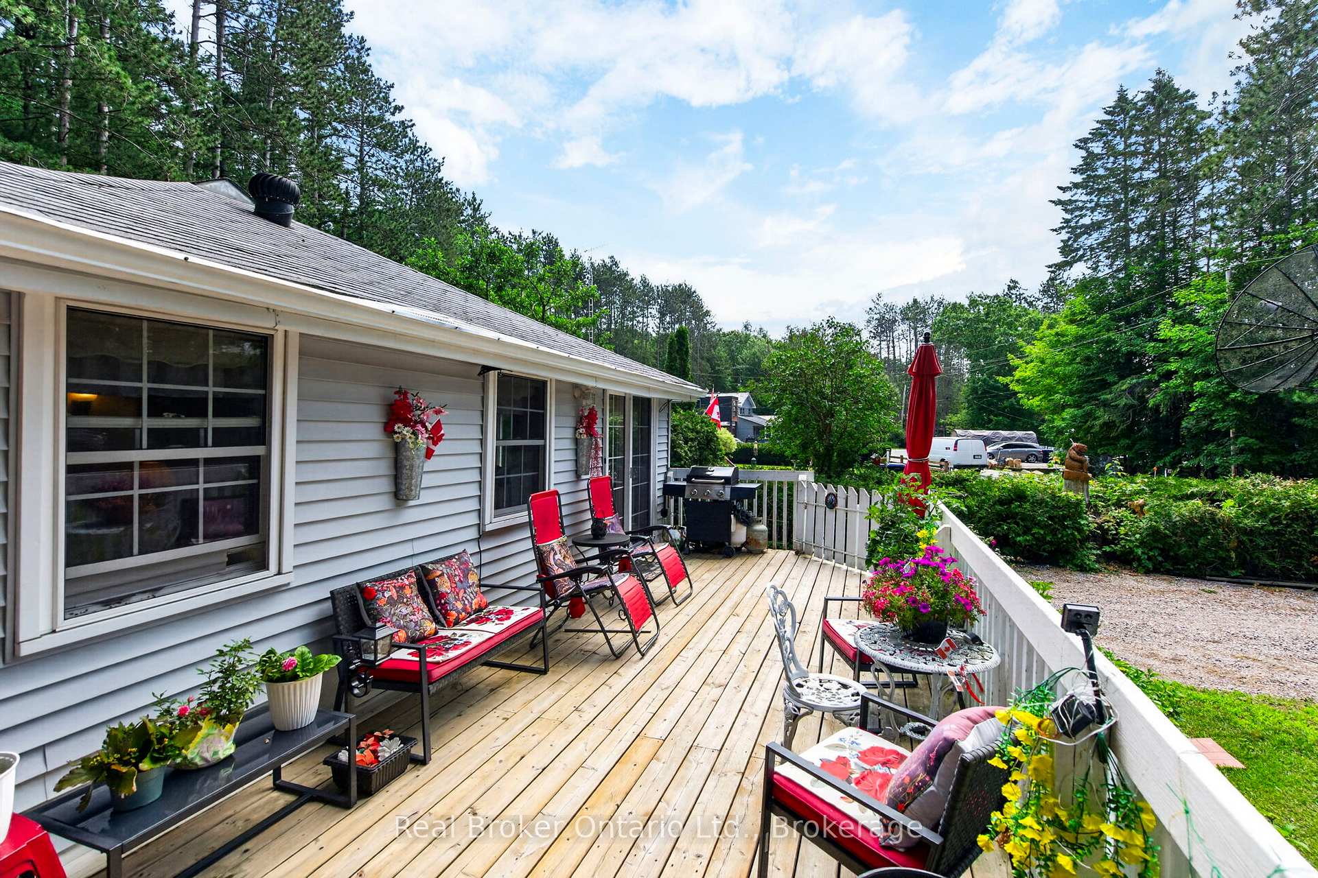 Photo 4 of 81 Andrew Drive, Tiny, Rural Tiny — HOMEH
