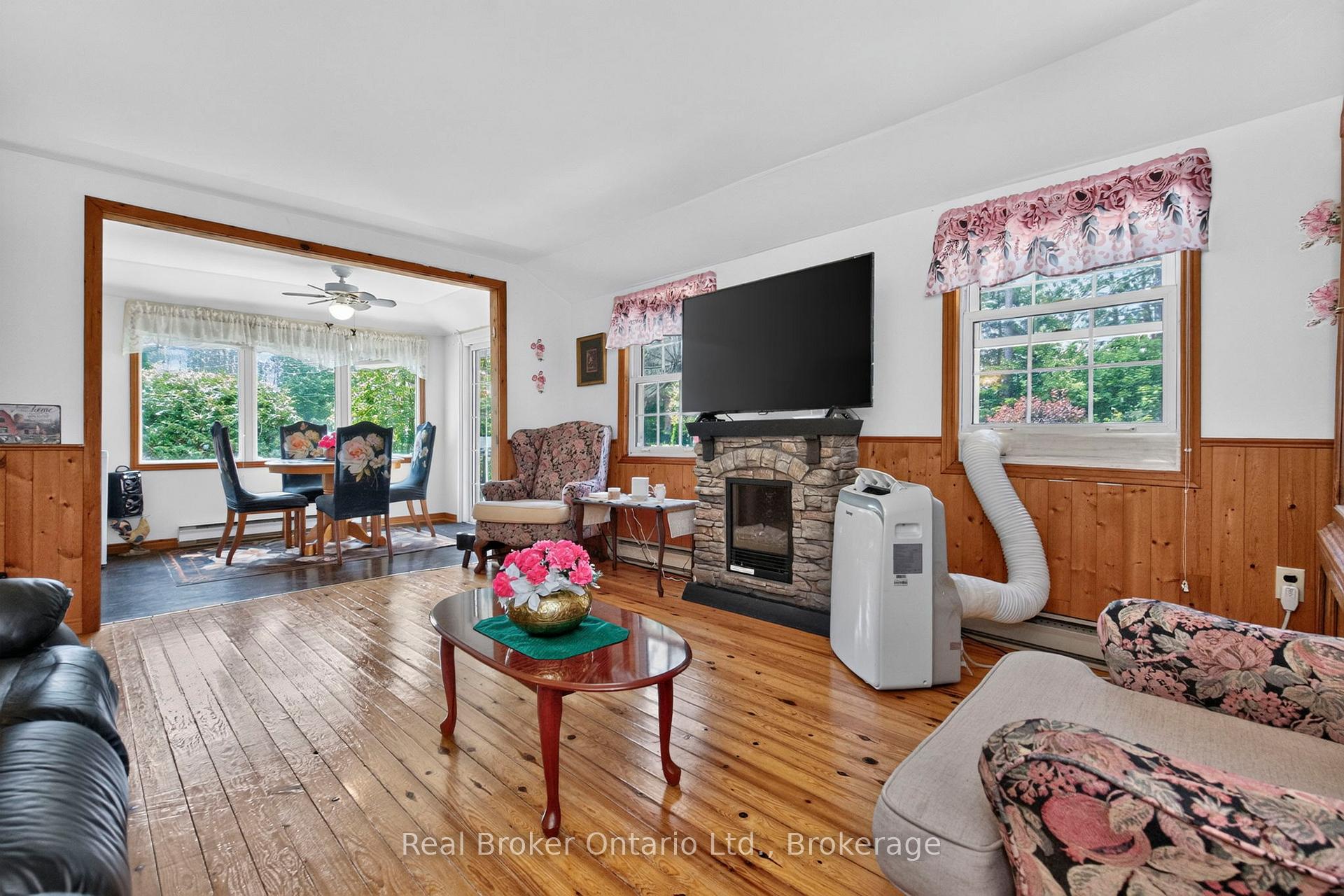 Photo 6 of 81 Andrew Drive, Tiny, Rural Tiny — HOMEH