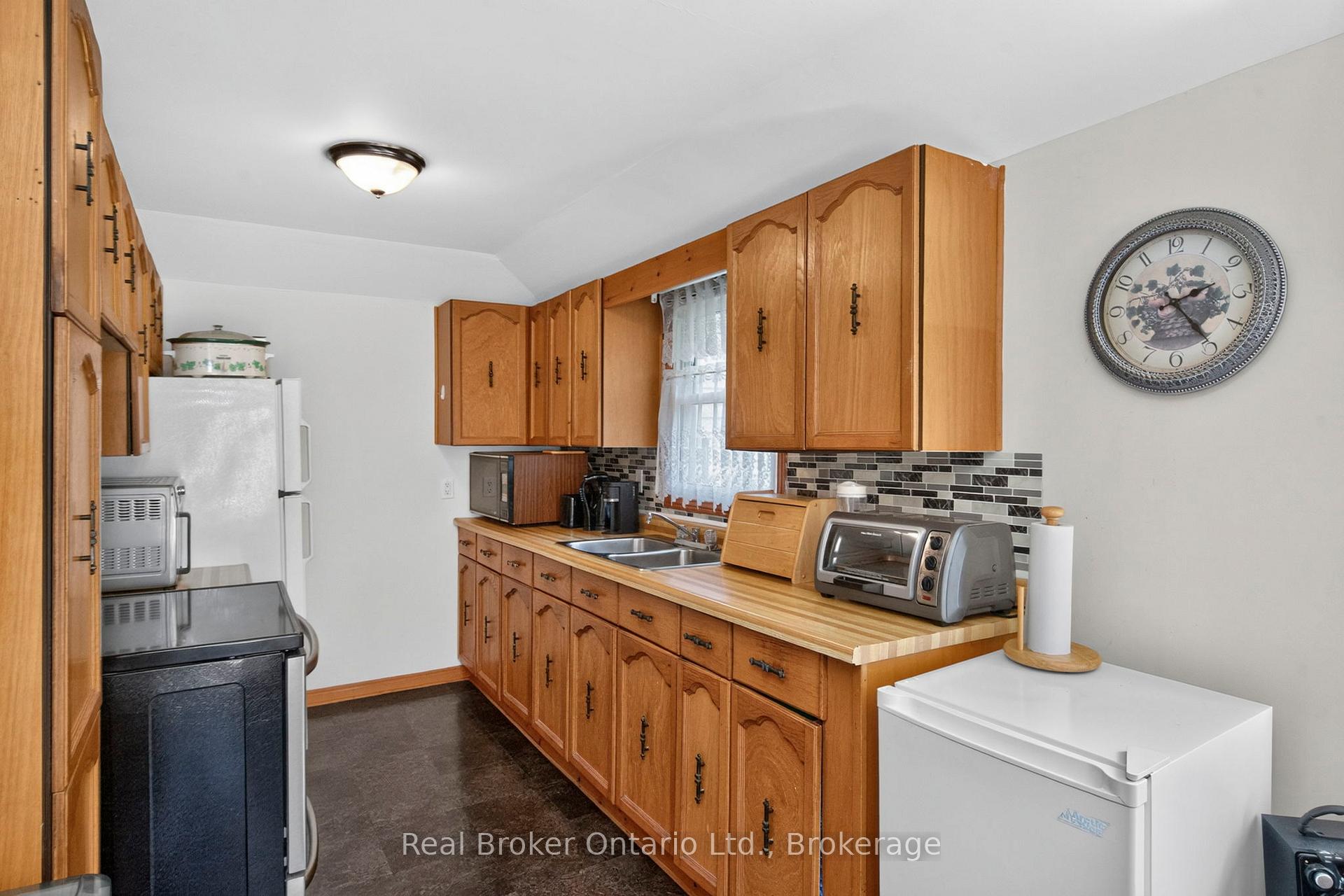Photo 12 of 81 Andrew Drive, Tiny, Rural Tiny — HOMEH
