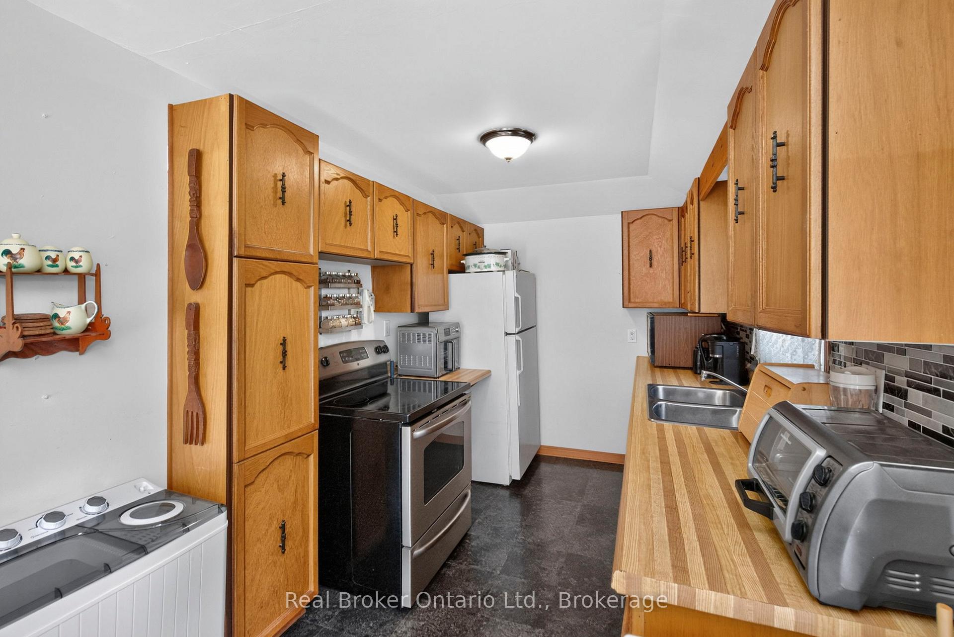 Photo 13 of 81 Andrew Drive, Tiny, Rural Tiny — HOMEH