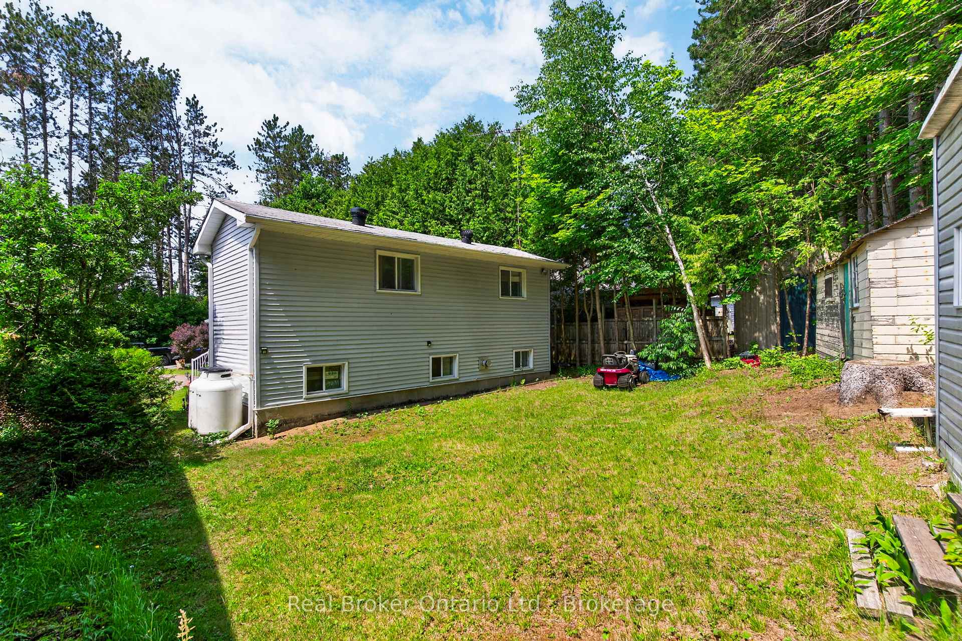 Photo 24 of 81 Andrew Drive, Tiny, Rural Tiny — HOMEH