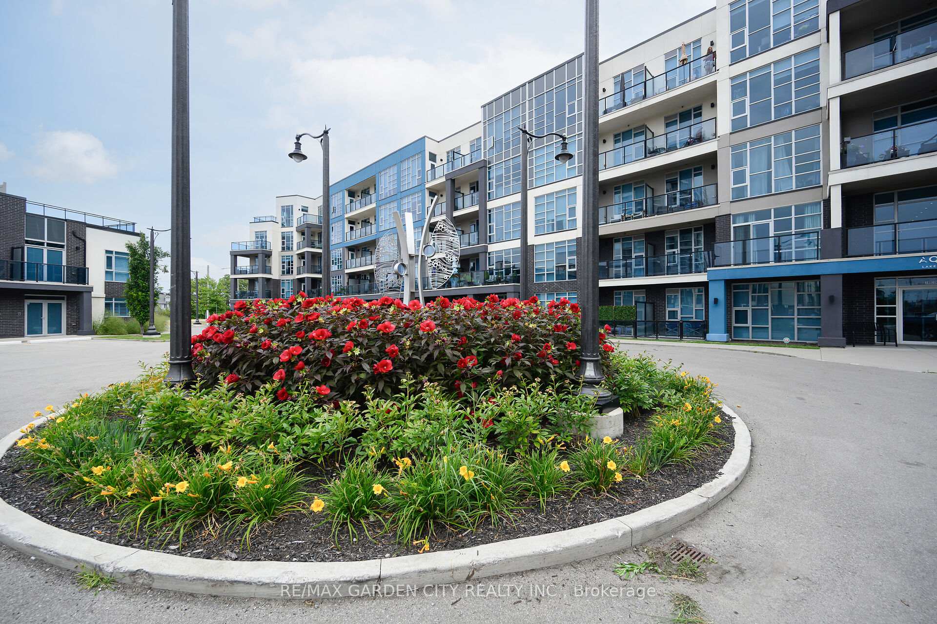 Photo 6 of Unit 408, 10 Concord Place, Grimsby, Grimsby Beach — HOMEH