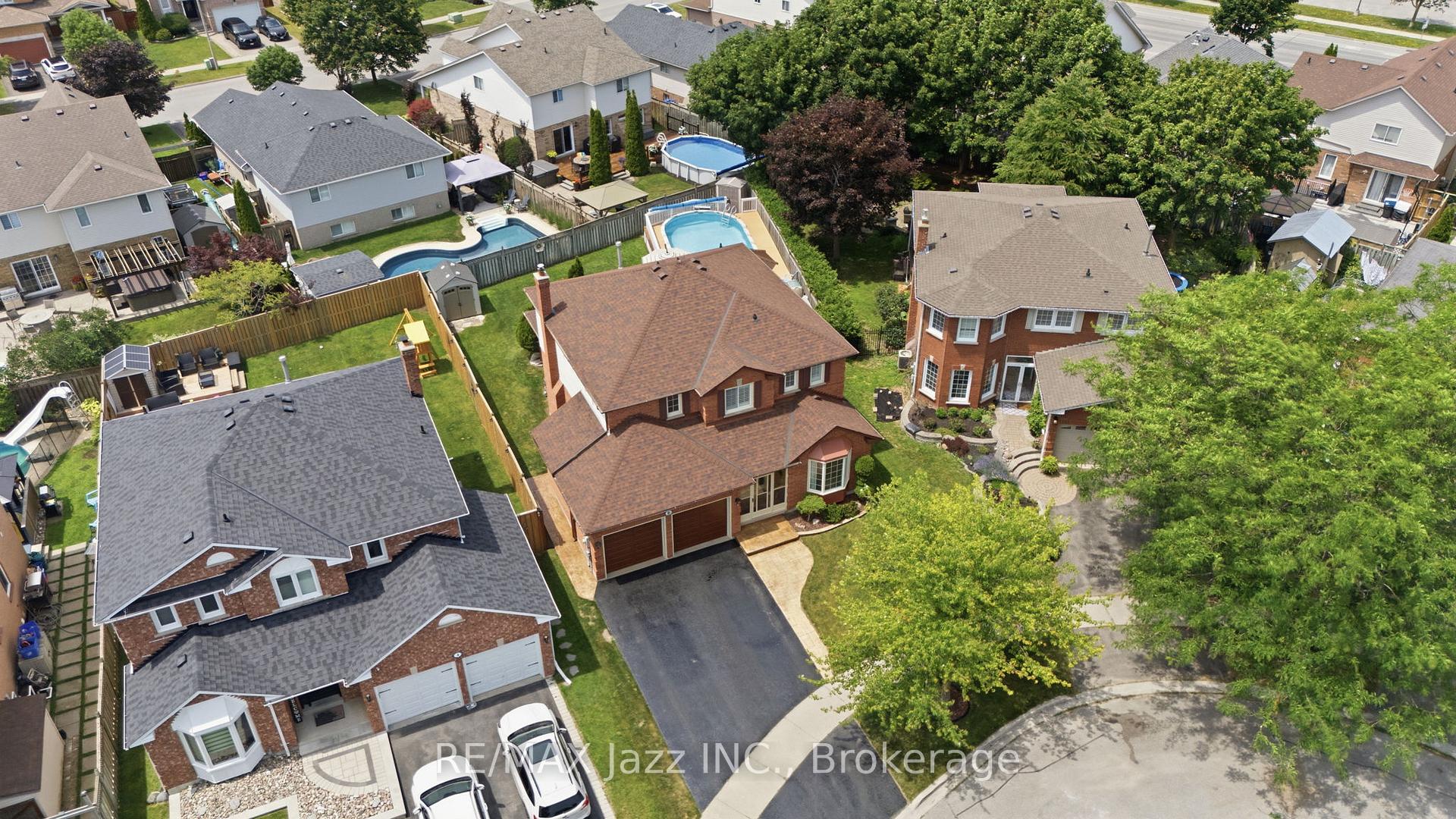 Photo 3 of 6 Aldcroft Crescent, Clarington, Bowmanville — HOMEH