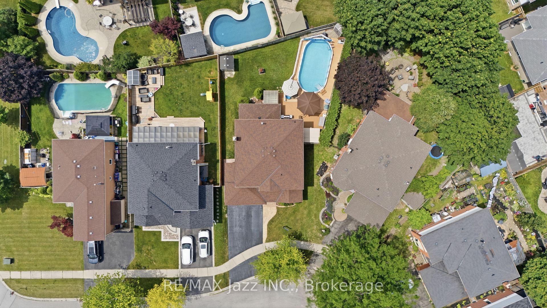 Photo 4 of 6 Aldcroft Crescent, Clarington, Bowmanville — HOMEH